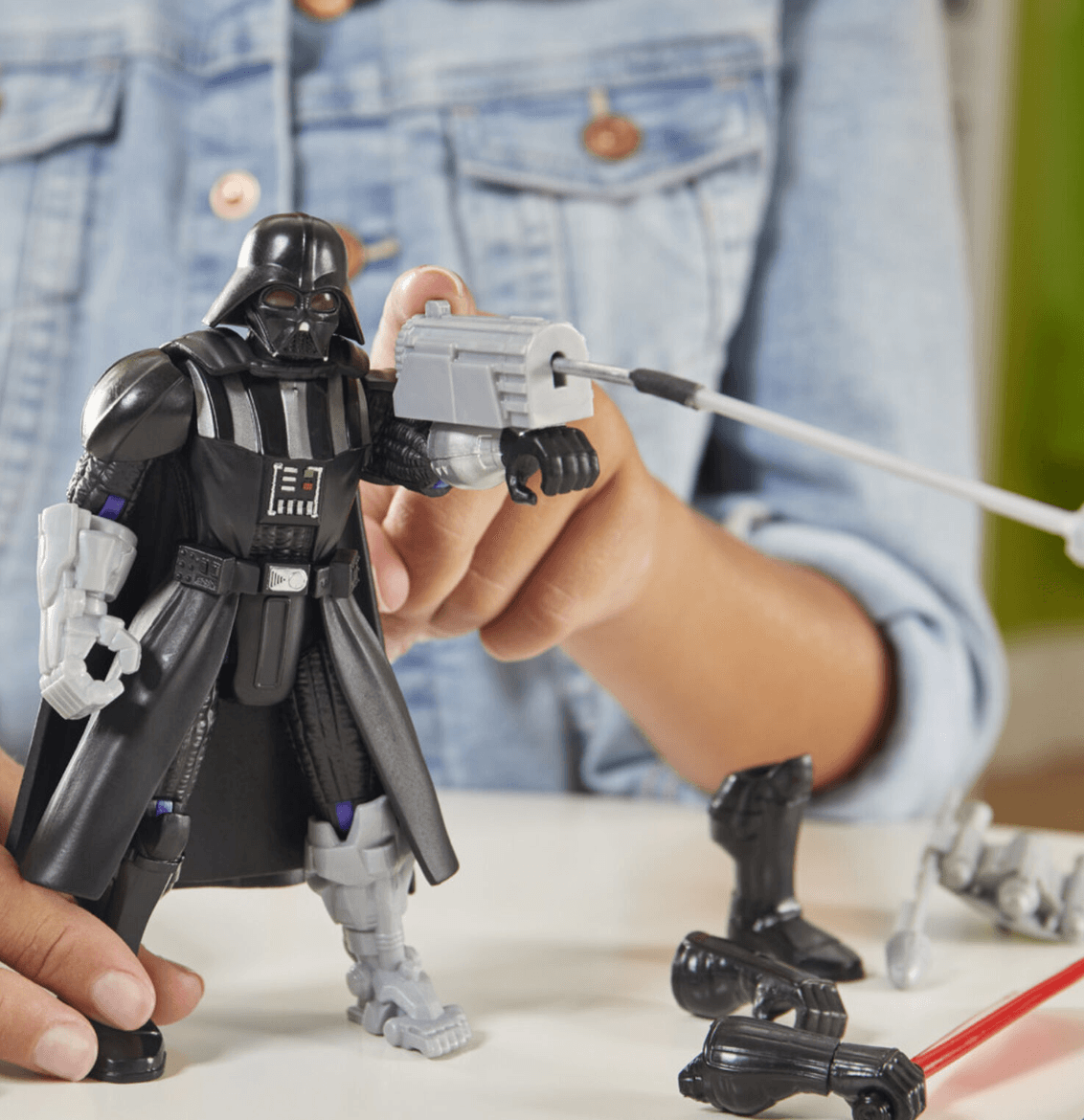 Produktbild Hasbro - MixMashers Star Wars Darth Vader Custom Mix-And-Match Deluxe Action-Figur & Zubehör 2 von 6