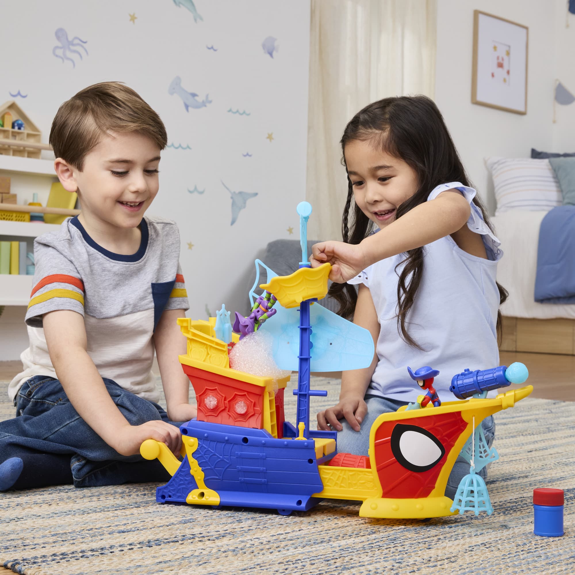 Produktbild Hasbro - Marvel Water-Webs Ahoi Piratenschiff mit Seifenblasen 9 von 11