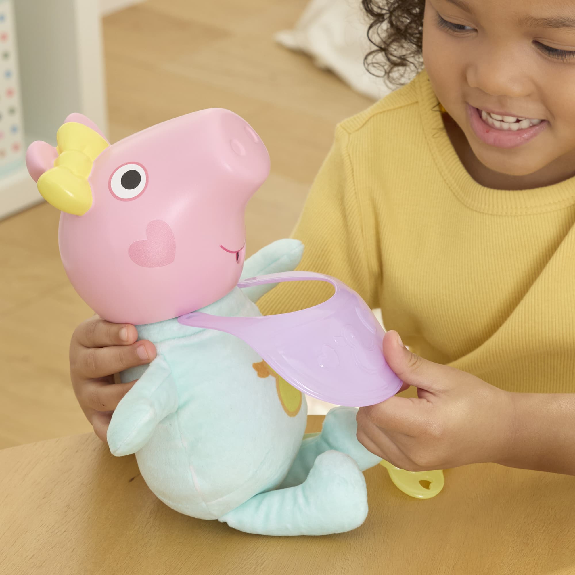 Produktbild Hasbro - Peppa Pig Grunz und Kuschel Evie interaktive Babypuppe 14 von 15