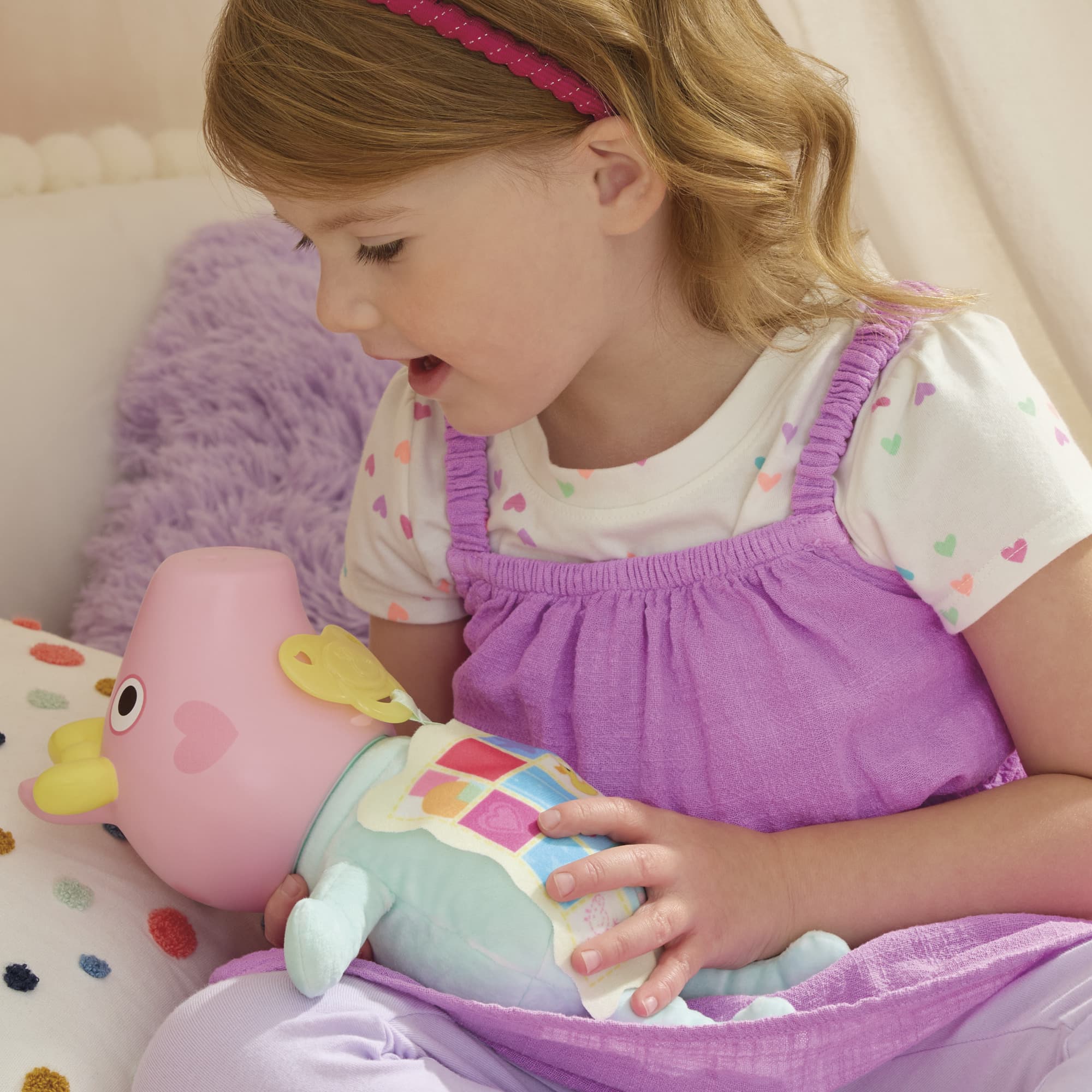 Produktbild Hasbro - Peppa Pig Grunz und Kuschel Evie interaktive Babypuppe 3 von 15