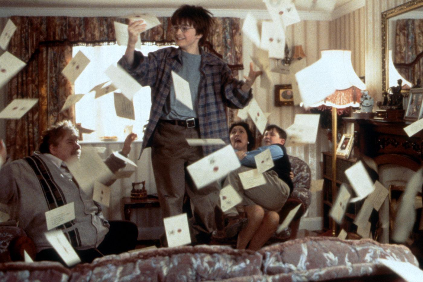 Produktbild Harry Potter und der Stein der Weisen - Jubiläums-Edition 20 Jahre Magische Momente - Magical Movie Mode[2 DVDs] 3 von 12