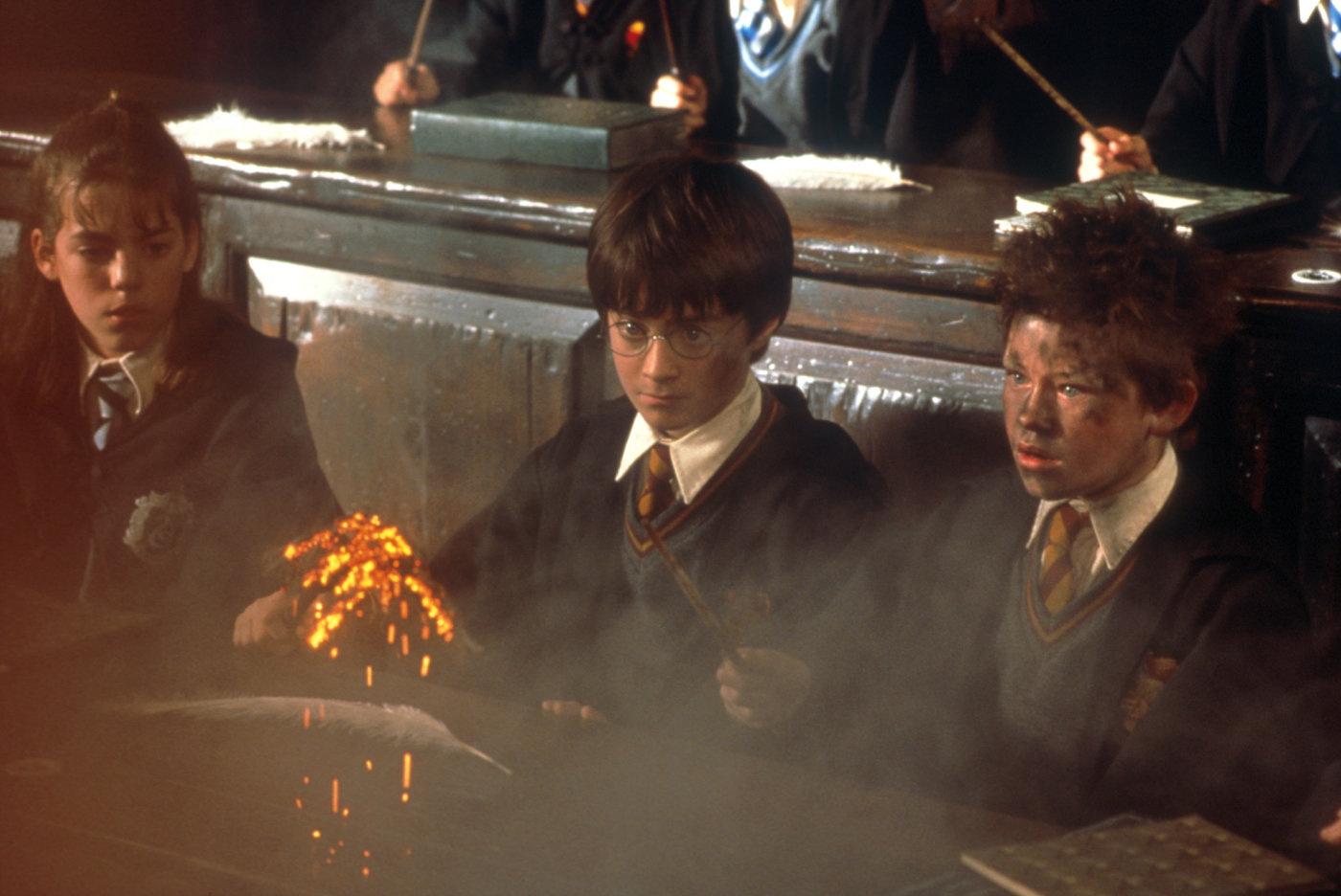 Produktbild Harry Potter und der Stein der Weisen - Jubiläums-Edition 20 Jahre Magische Momente - Magical Movie Mode[2 DVDs] 8 von 12