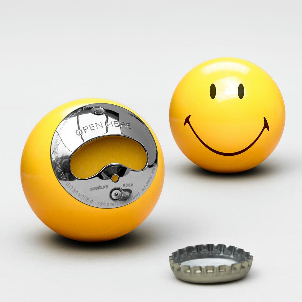 Produktbild Suck UK Flaschenöffner Billiardkugel Smiley 2 von 3