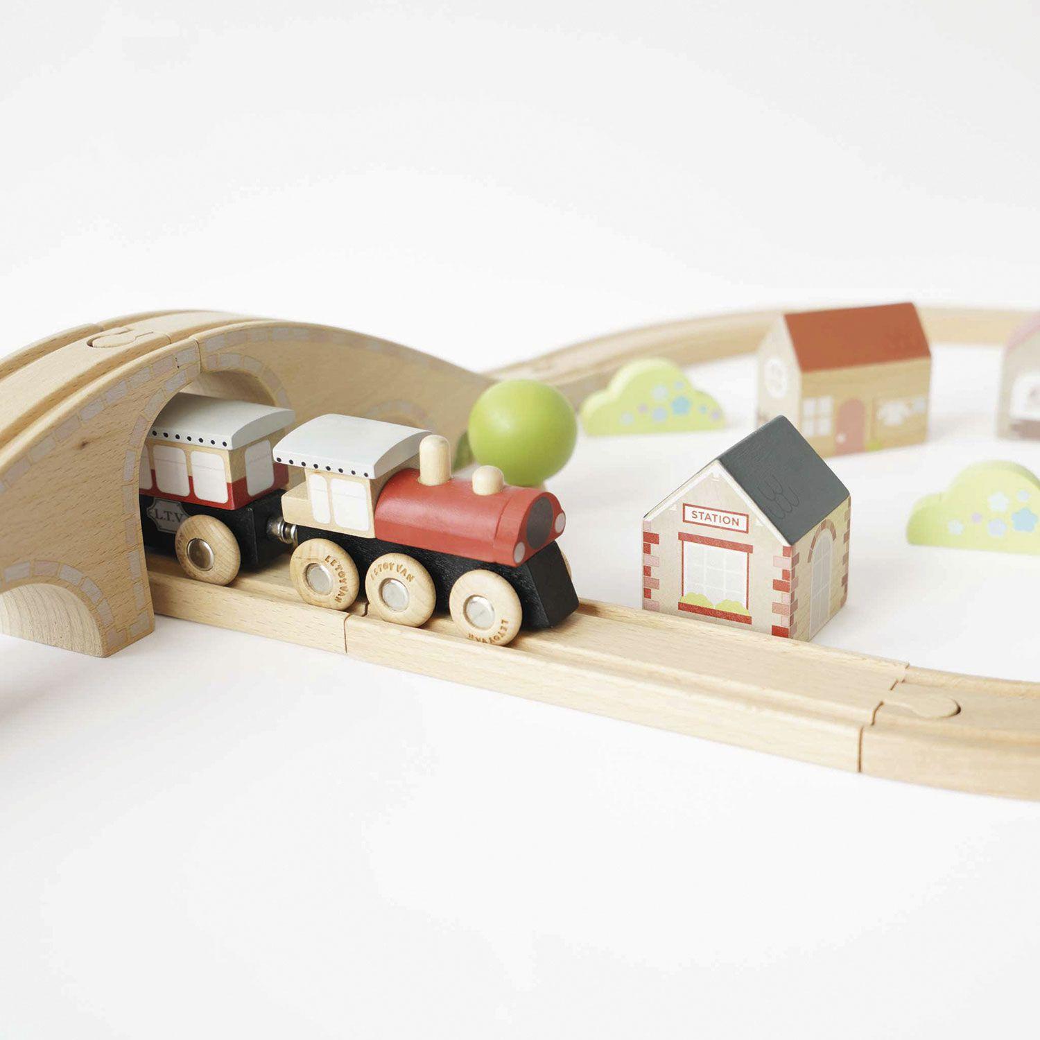 Produktbild LE TOY VAN - Eisenbahn Set liegende 8 TV702 3 von 4