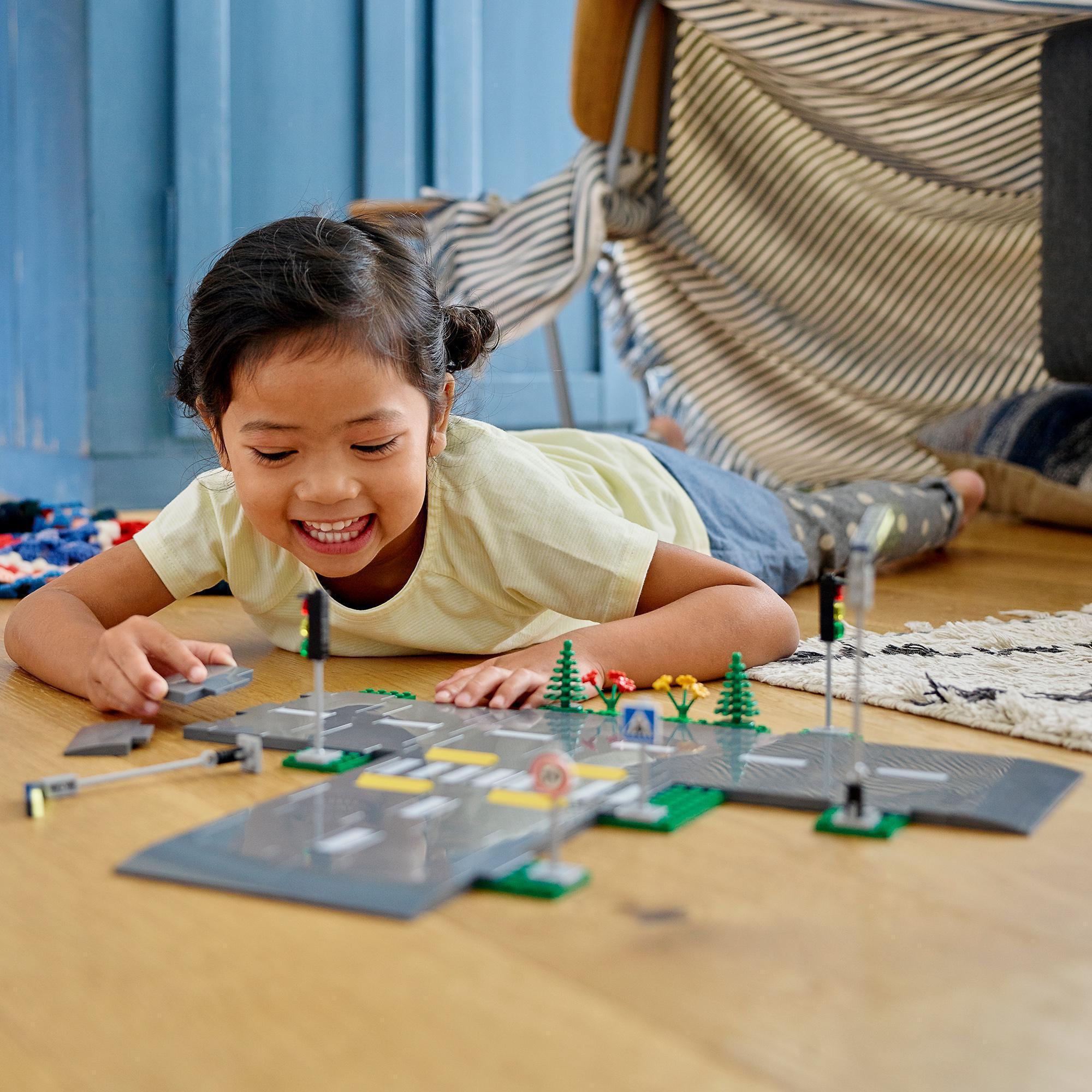 Produktbild LEGO 60304 City Straßenkreuzung mit Ampeln 2 von 9