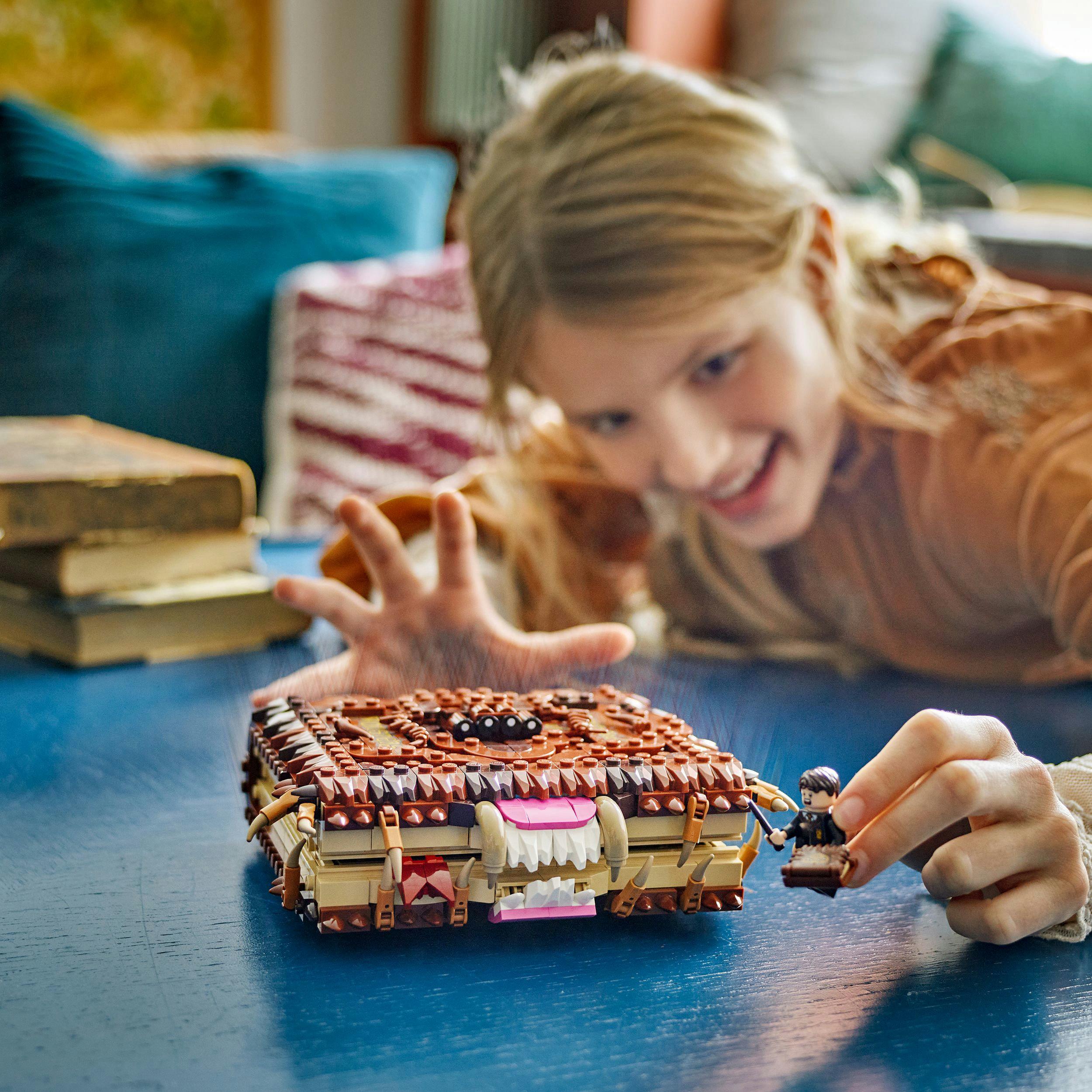 Produktbild LEGO Harry Potter Beißendes Monsterbuch der Monster, Lernspielzeug 76449 7 von 7