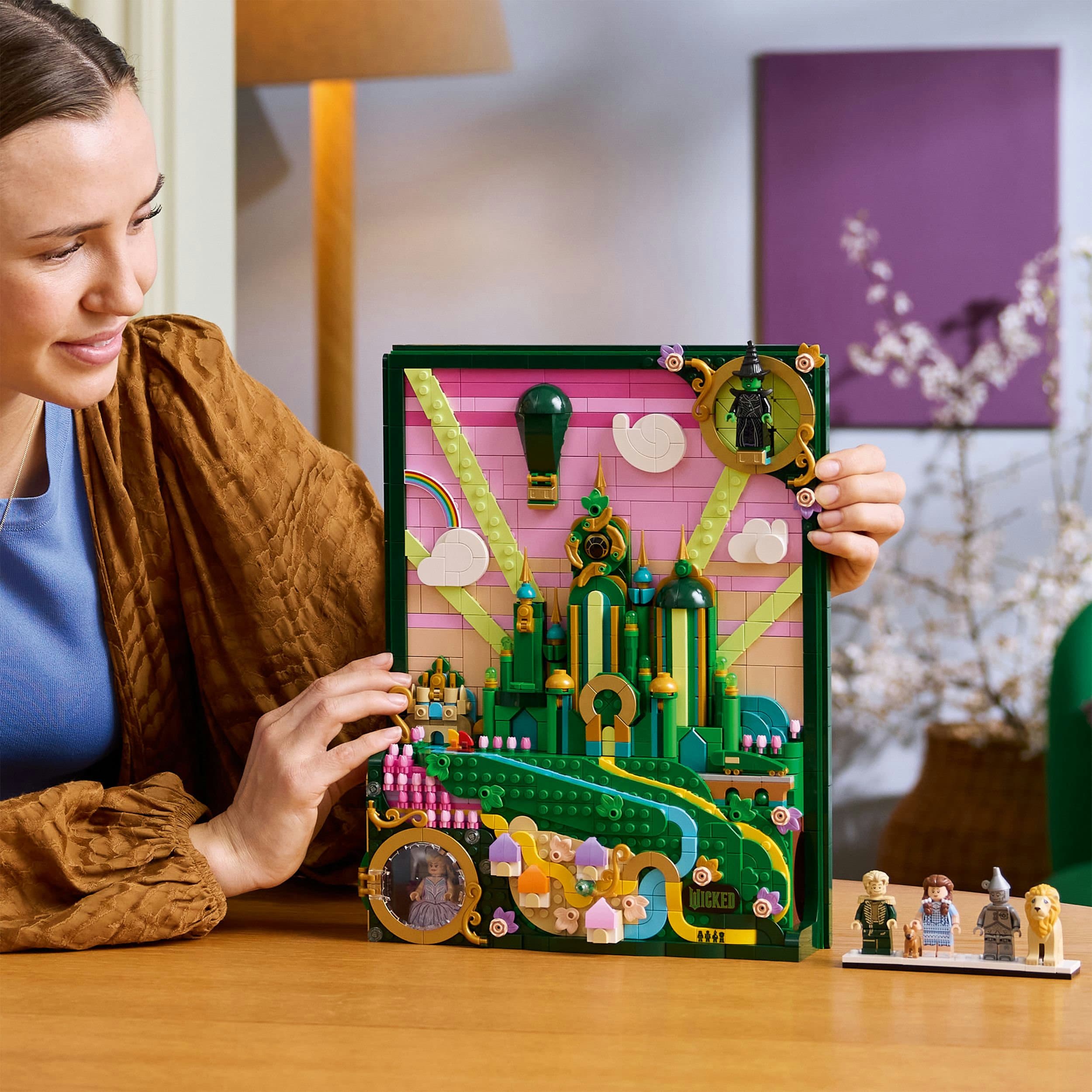 Produktbild LEGO Wicked 75685 Emerald City Wandkunst, DIY Set für Erwachsene 7 von 8