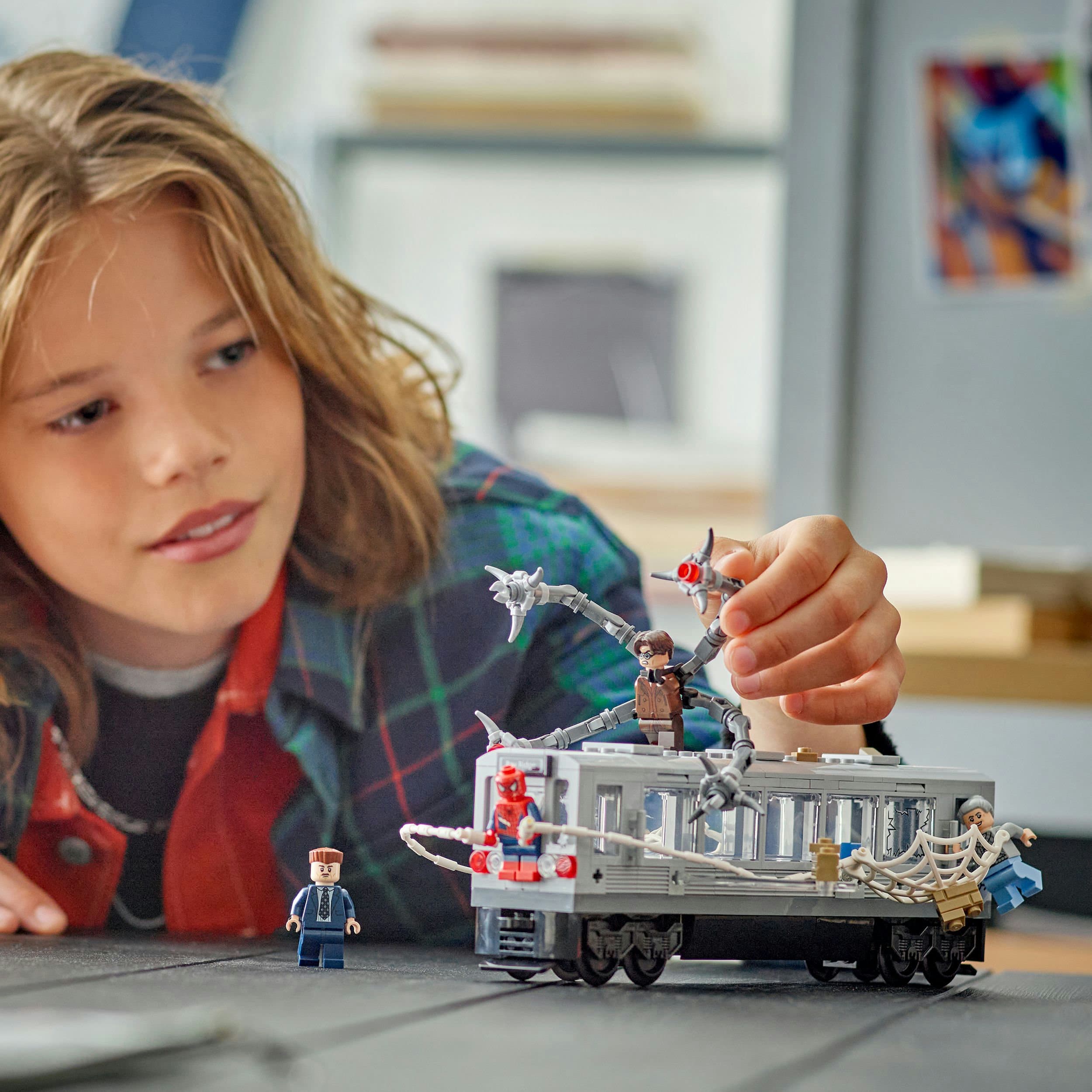 Produktbild LEGO ǀ Marvel 76321 Spider-Man vs. Doc Ock: Showdown in der U-Bahn 7 von 8