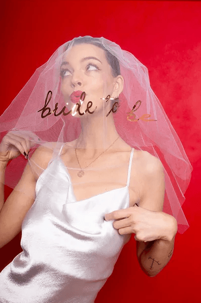 PartyDeco Bride to Be Schleier mit Haarreif, weiß-roségold, 63 cm