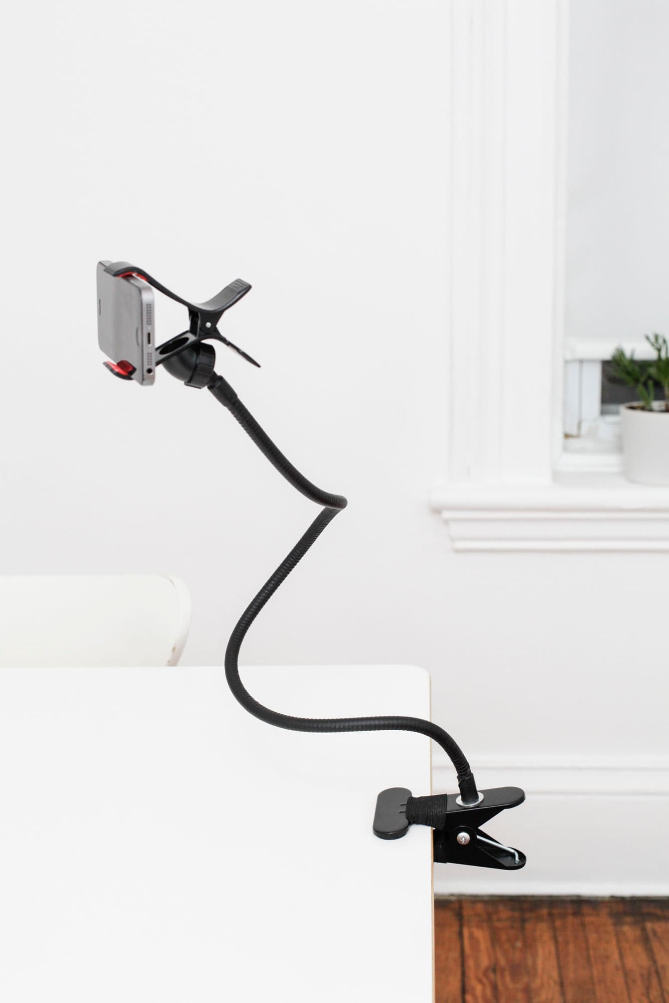 Produktbild Kikkerland Flexibler Handyhalter 2 von 2