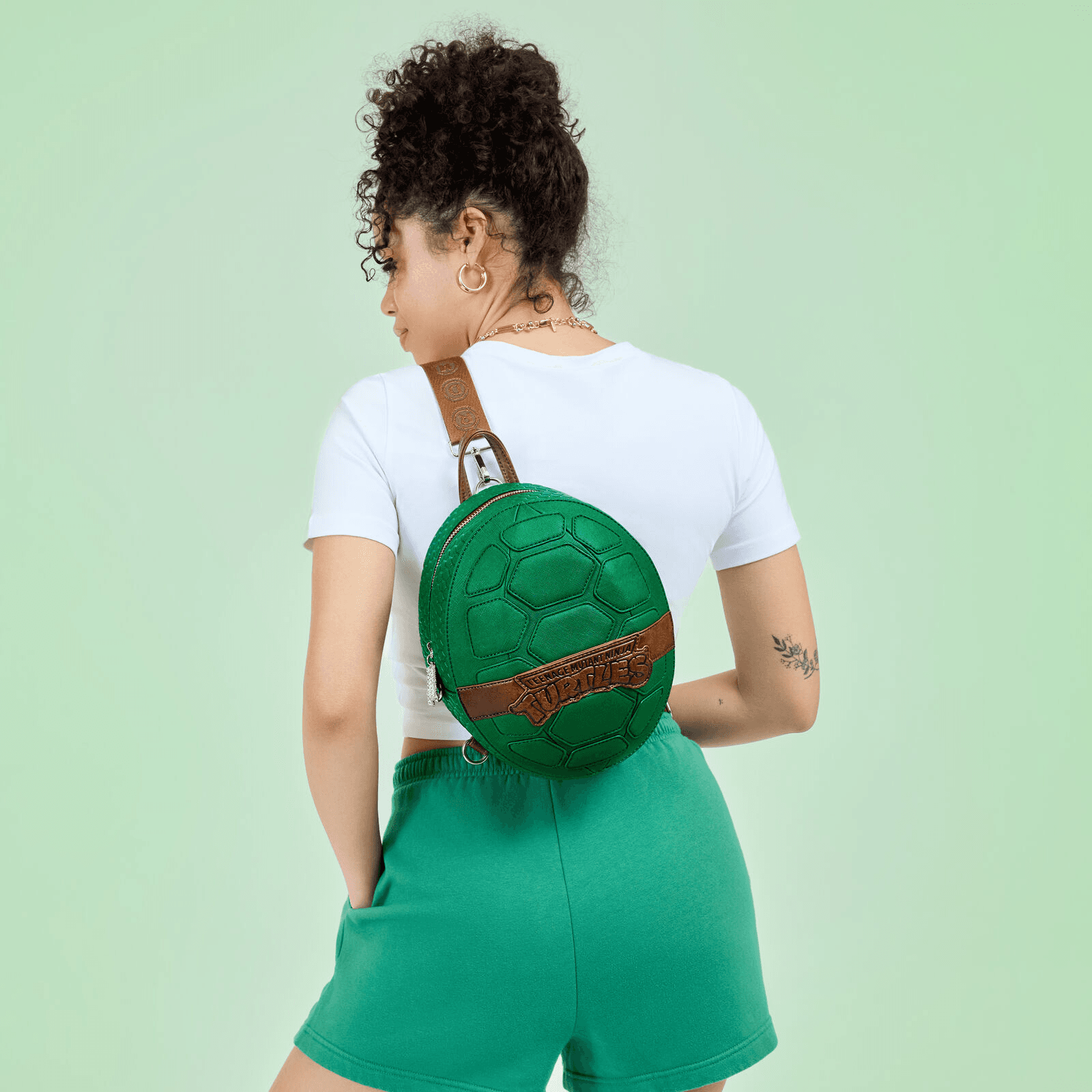 Produktbild Loungefly Teenage Mutant Ninja Turtles Figural Shell Convertible Mini Backpack & Crossbody Bag 5 von 5