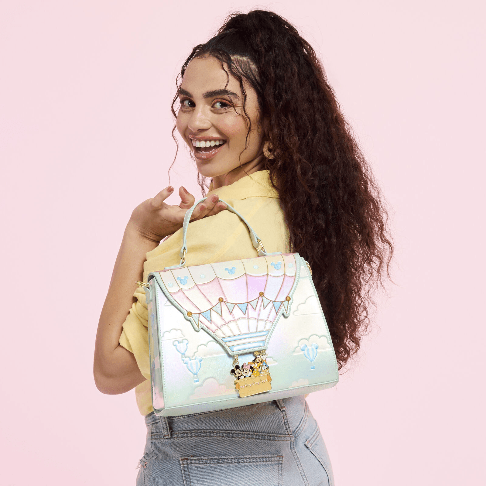 Produktbild Loungefly Disney Mickey & Friends Hot Air Balloon Crossbody Bag 5 von 5