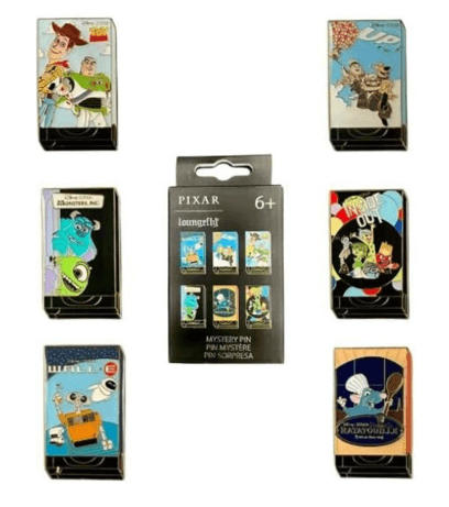 Loungefly Disney: Pixar VHS Tapes Mystery Pins, sortiert, 1 Stück