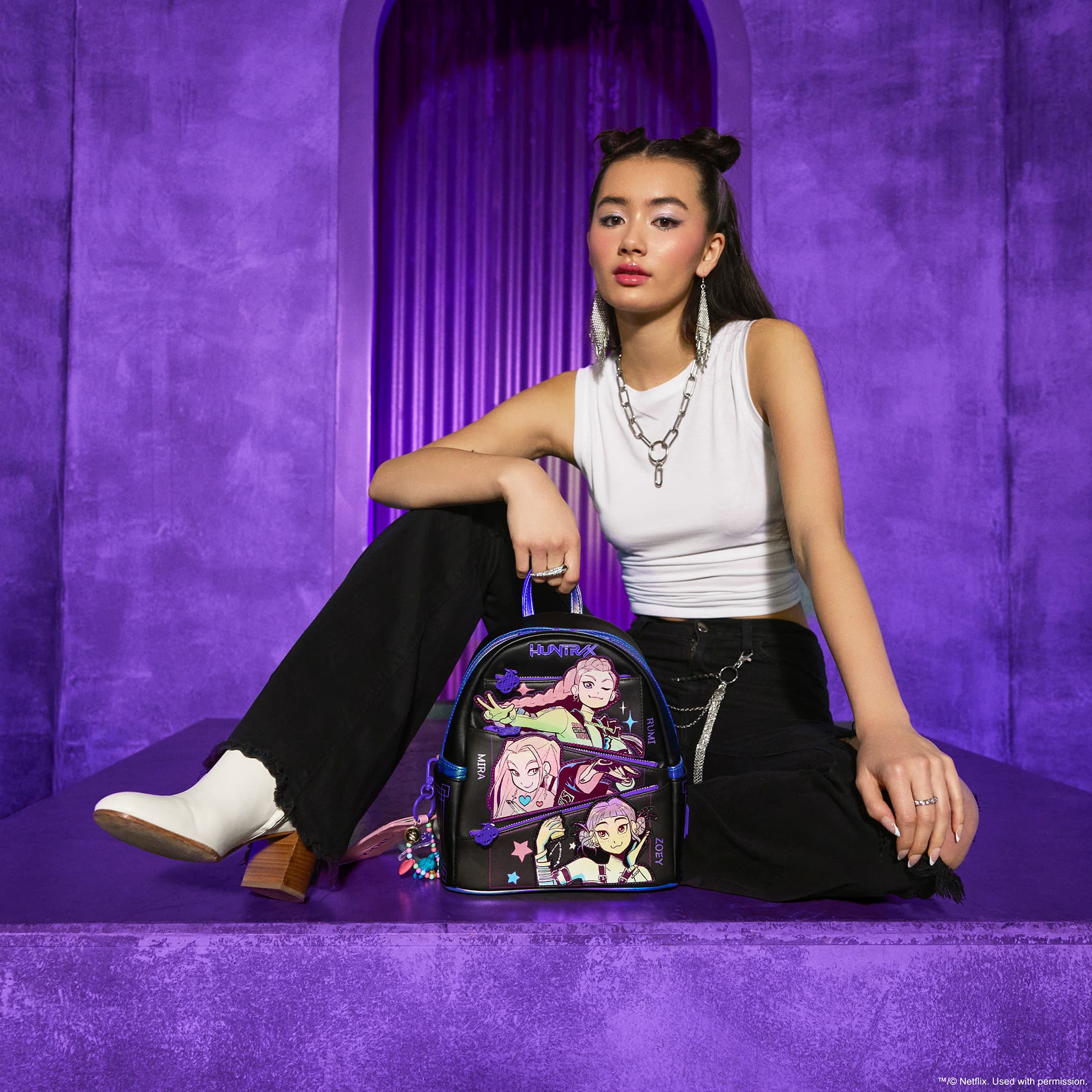 Loungefly KPop Demon Hunters HUNTR/X Mini-Rucksack mit Fotokarten-Anhänger
