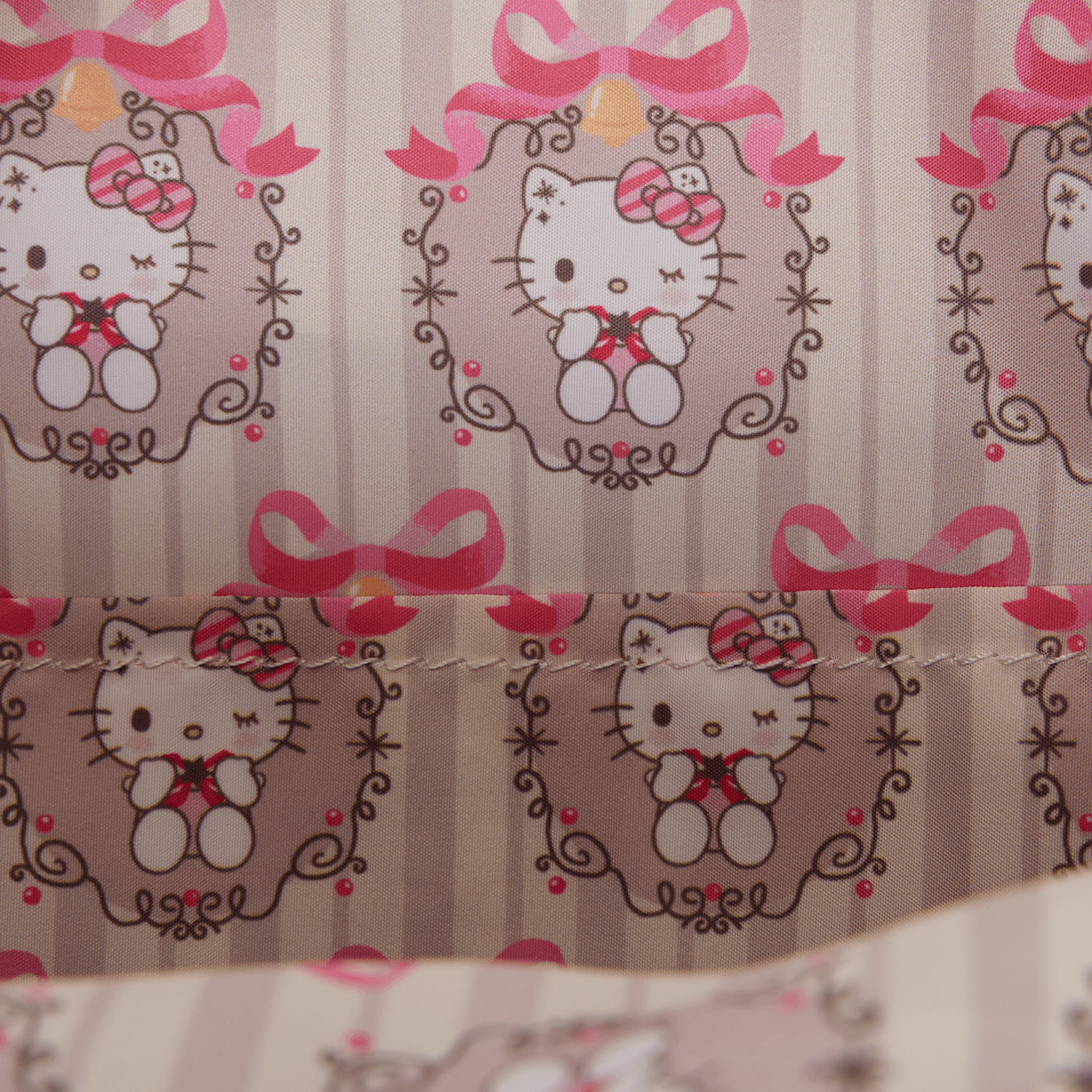 Loungefly Sanrio Hello Kitty Holiday Light-Up Plüsch Mini-Rucksack