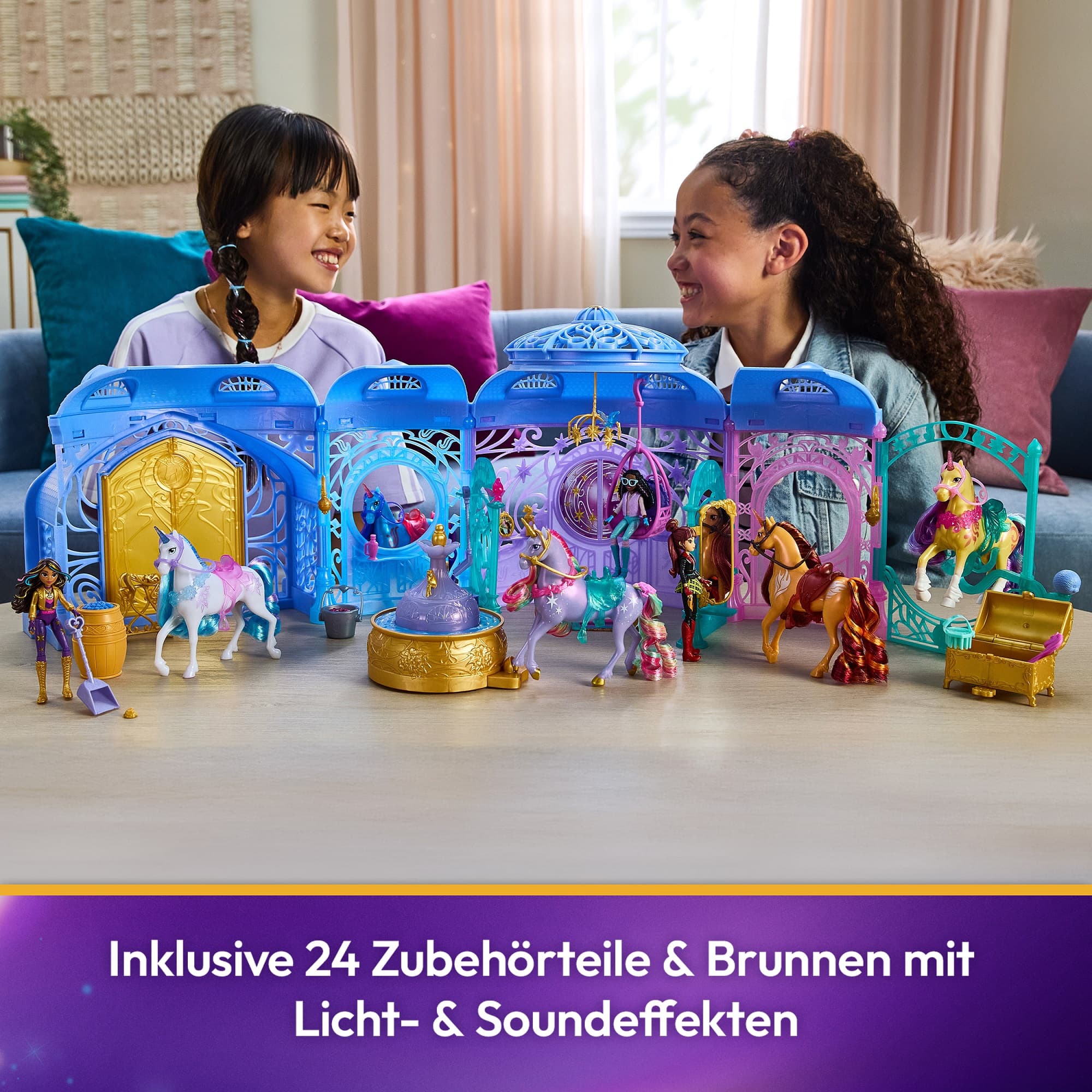 Produktbild Unicorn Academy - Stall Spielset 90 cm inkl. Brunnen mit Licht- und Soundeffekten, ca. 12 cm großem Einhorn und 24 Accessoires 7 von 8