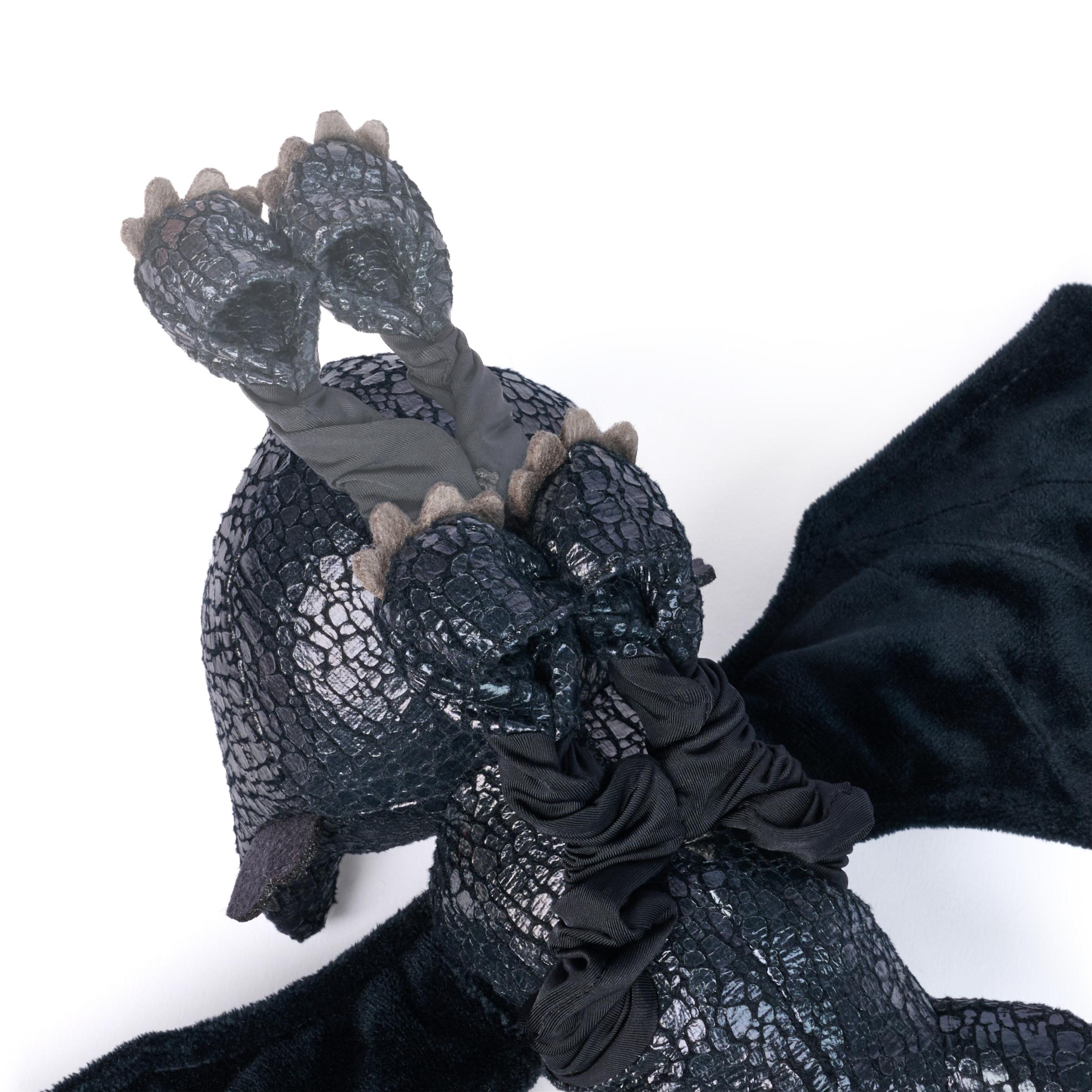 Produktbild Drachenzähmen leicht gemacht - Plüsch-Drache Ohnezahn mit Gleit- und Grifffunktion, 30 cm lang 7 von 10