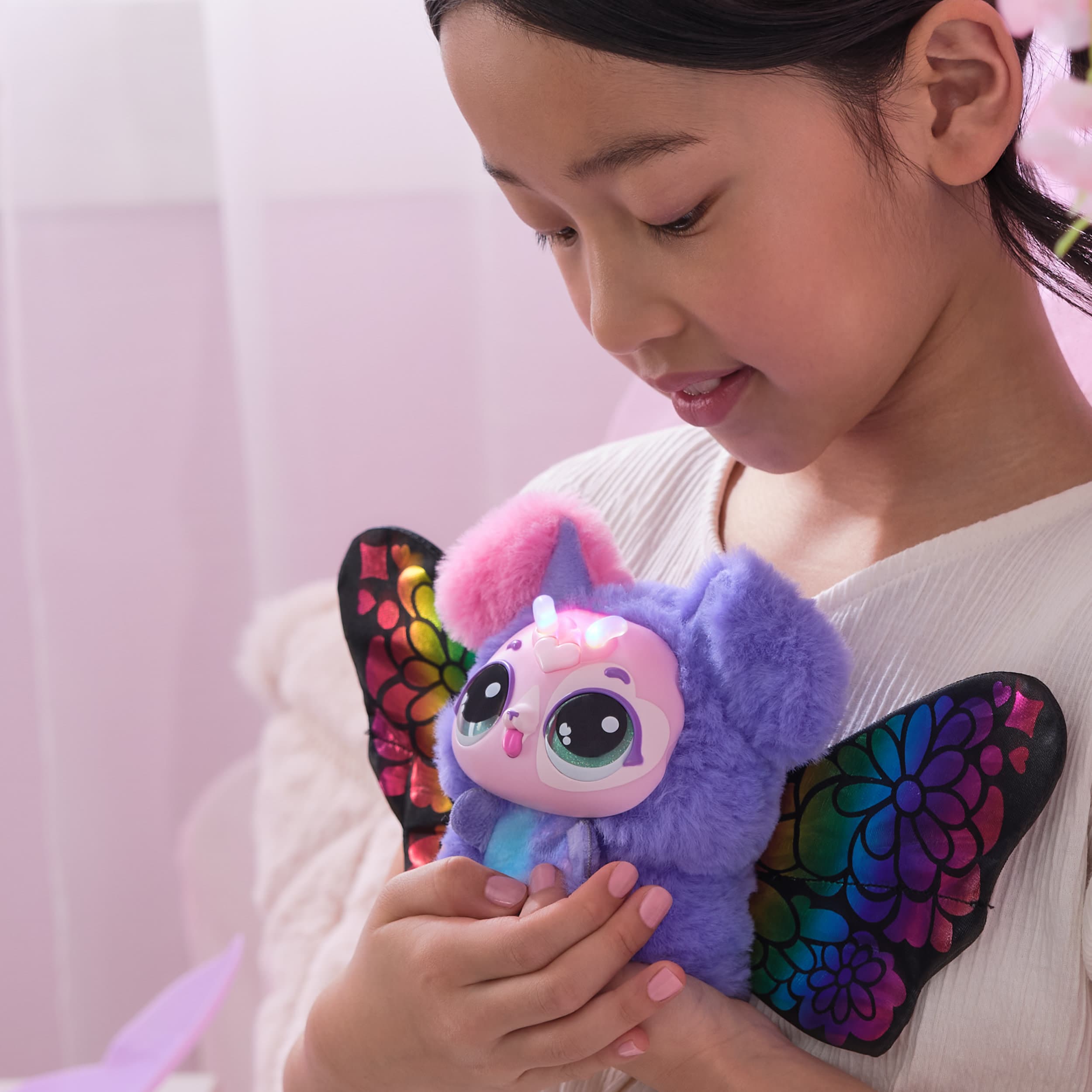 Produktbild Bloomables von Hatchimals - Puppyfly, Interaktives Spielzeug mit Überraschung, mit über 100 Geräuschen und Reaktionen 3 von 10