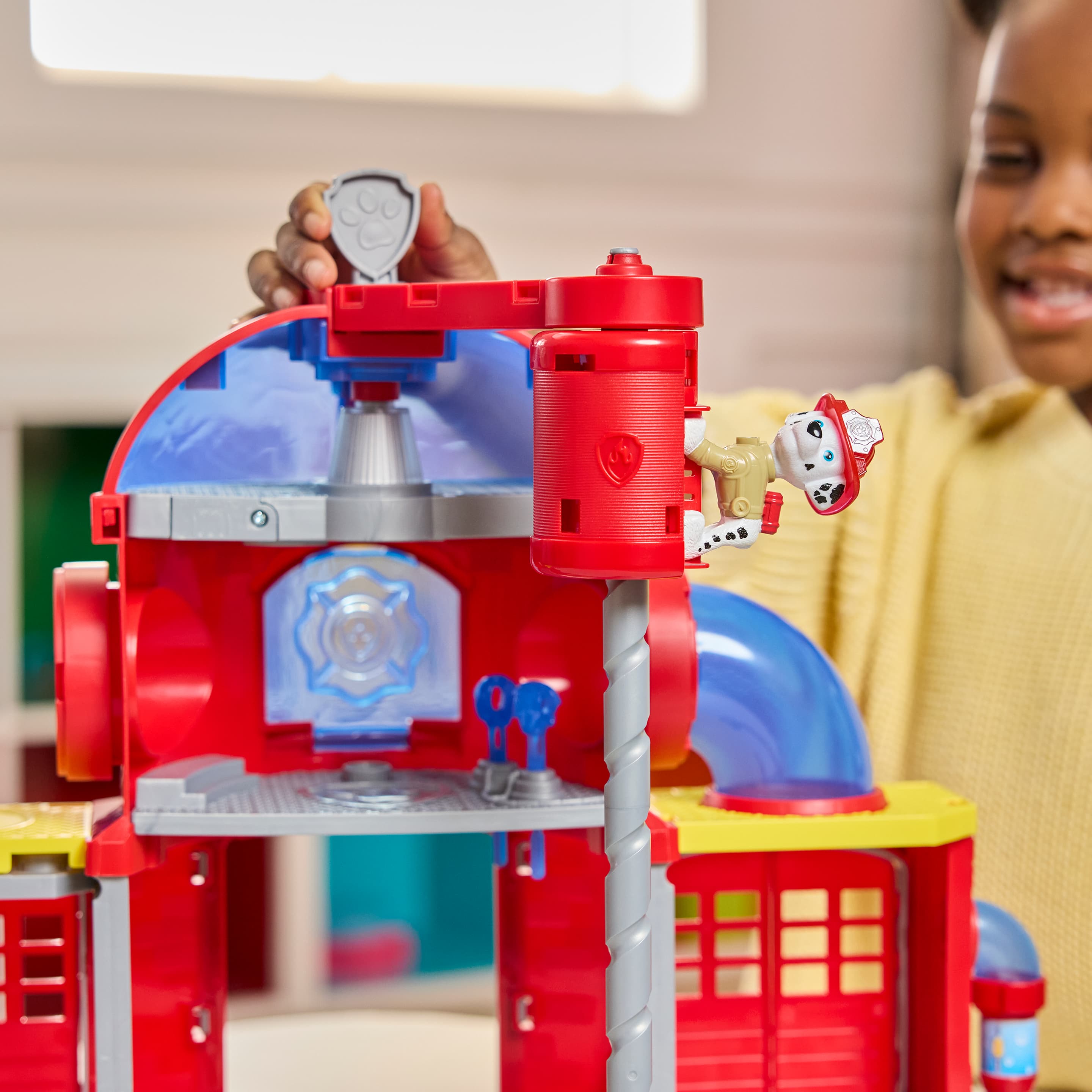 Produktbild PAW Patrol Fire Rescue - Feuerwehr-Station Spielset mit Geschoss-Abwurf, Licht- und Soundeffekten 4 von 10