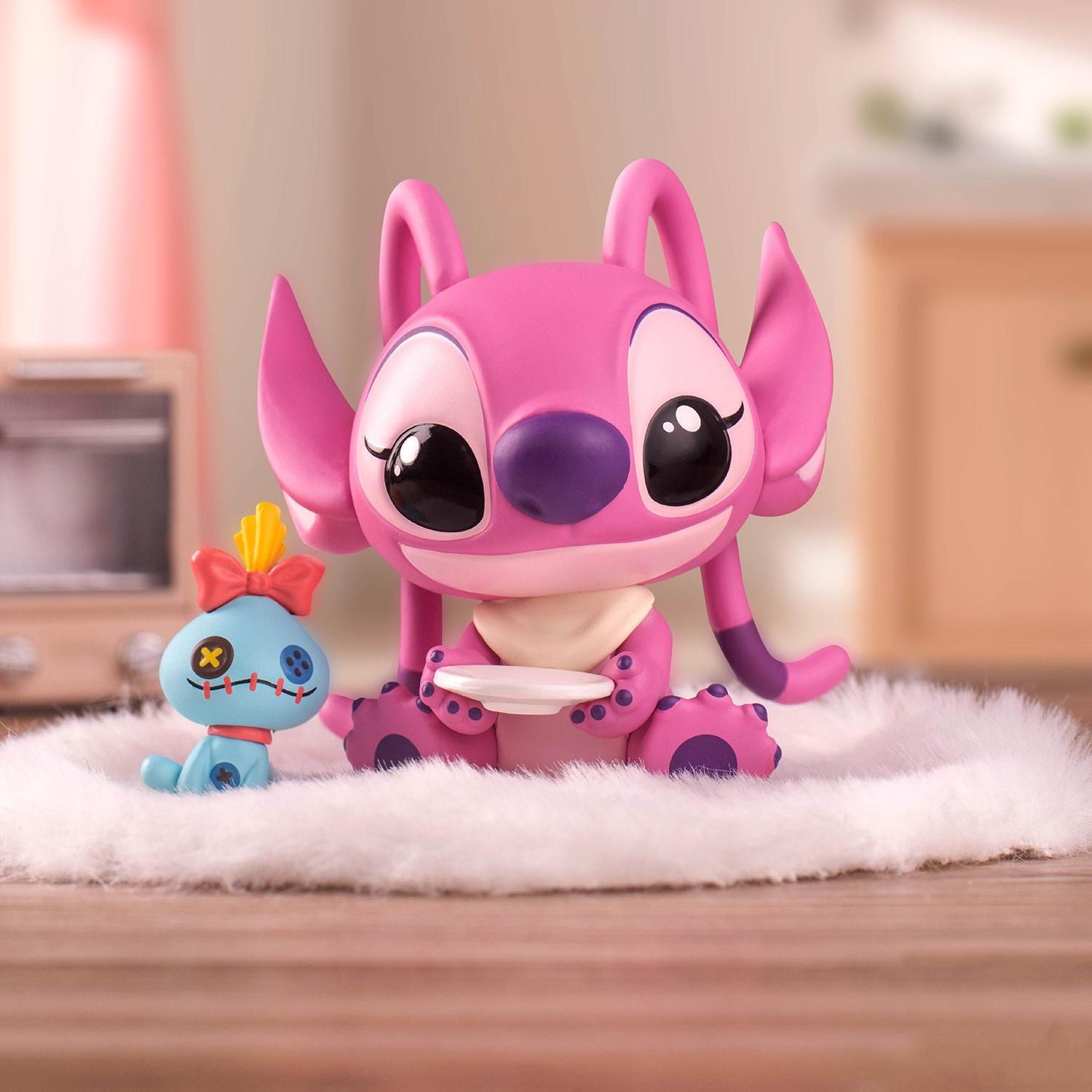 Produktbild Disney Stitch on a Date Pop Mart Sammelfigur, sortiert - eine Blindbox-Spielzeugserie mit 8 cm großen Figuren 7 von 8