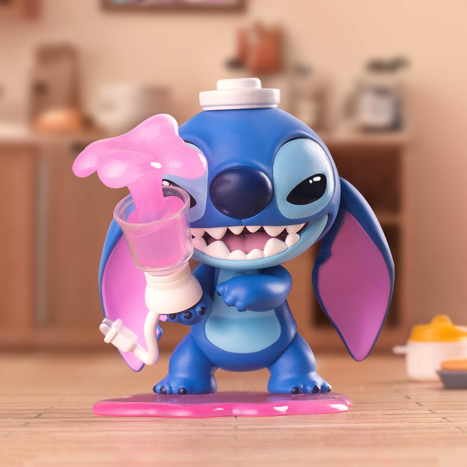 Produktbild Disney Stitch on a Date Pop Mart Sammelfigur, sortiert - eine Blindbox-Spielzeugserie mit 8 cm großen Figuren 6 von 8