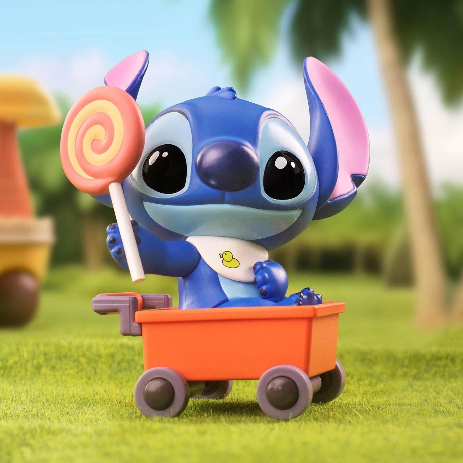 Produktbild Disney Stitch on a Date Pop Mart Sammelfigur, sortiert - eine Blindbox-Spielzeugserie mit 8 cm großen Figuren 8 von 8