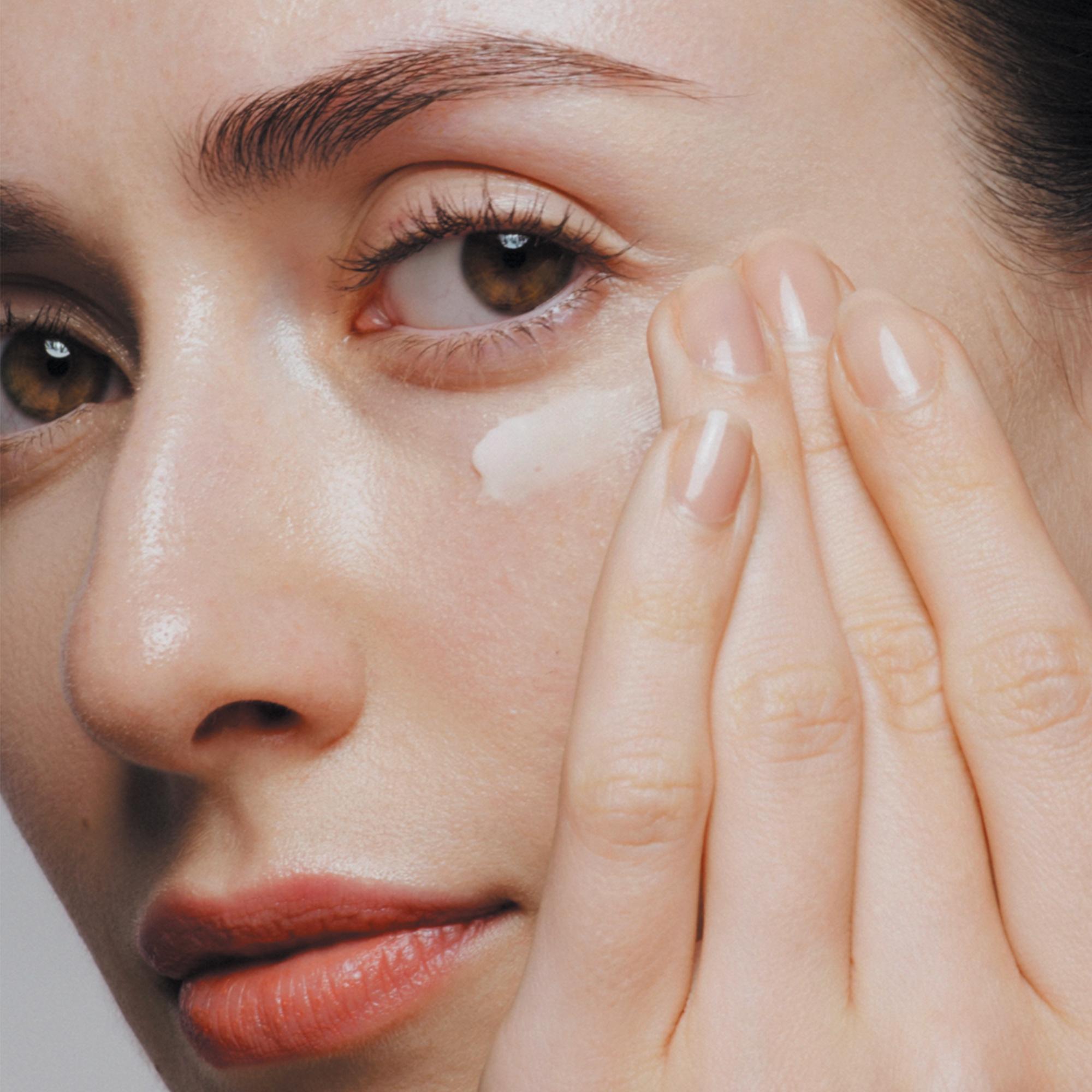 Produktbild SHISEIDO Future Solution LX Eye and Lip Contour Regenerating Cream Nachfüllung 3 von 6