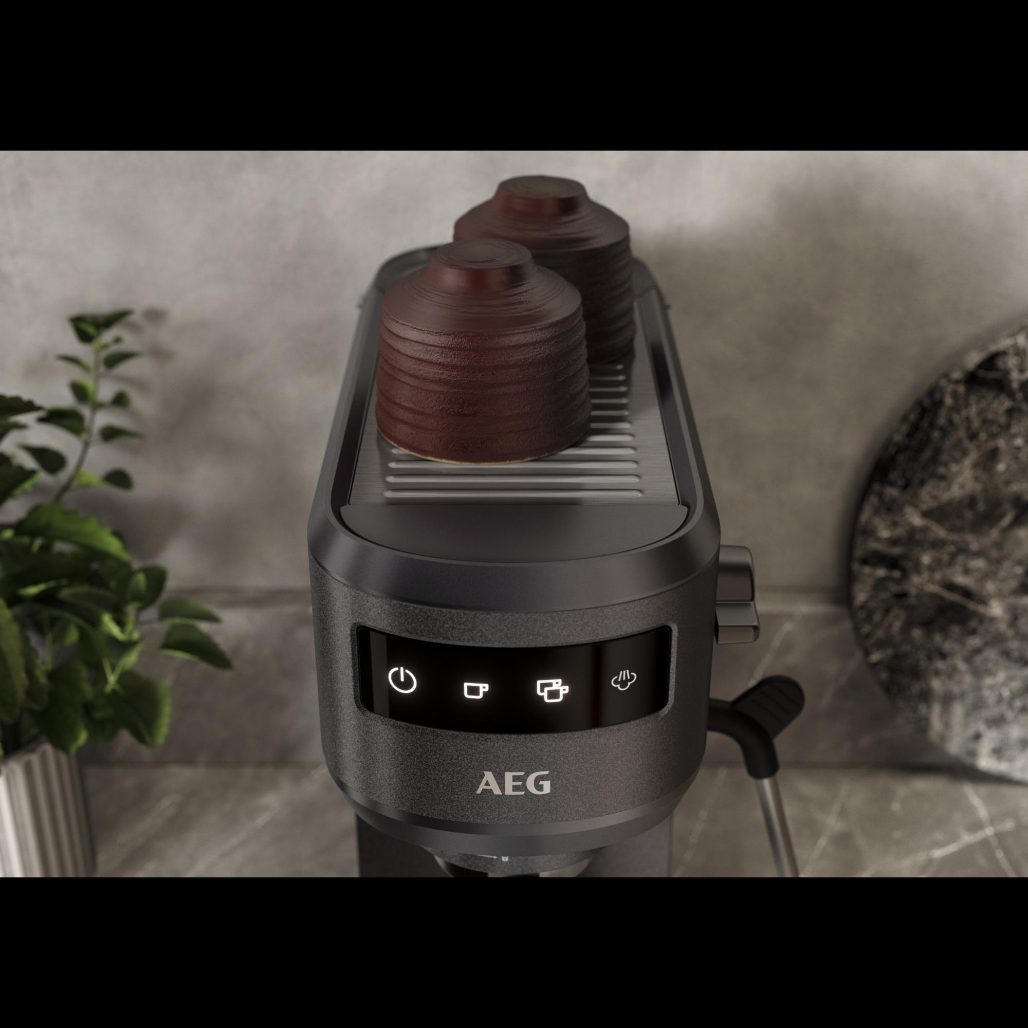 Produktbild AEG Espresso-Siebträgermaschine EC6-1-6BST 2 von 9