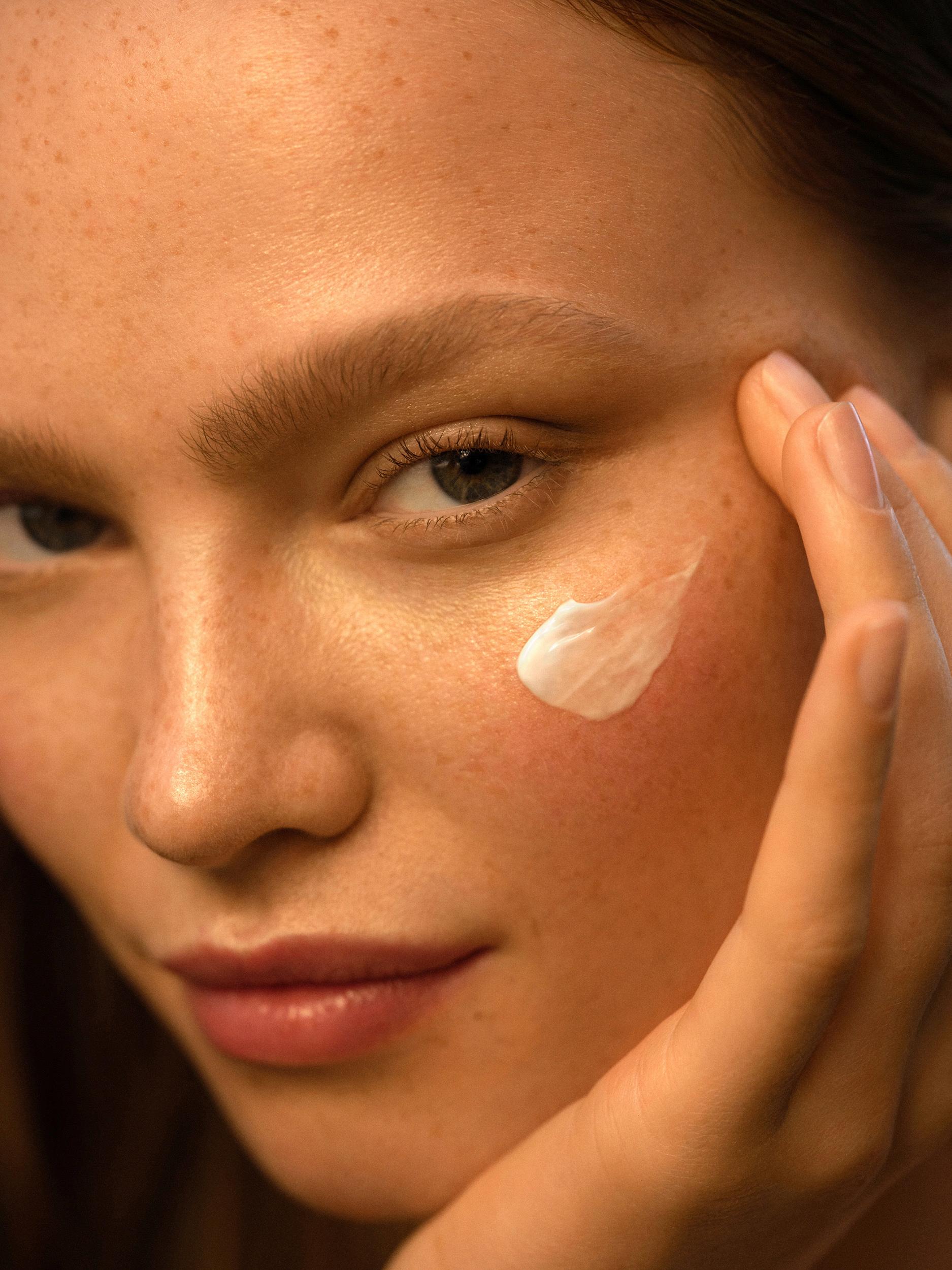 Produktbild WELEDA Skin Food Nährende Tagespflege 5 von 6