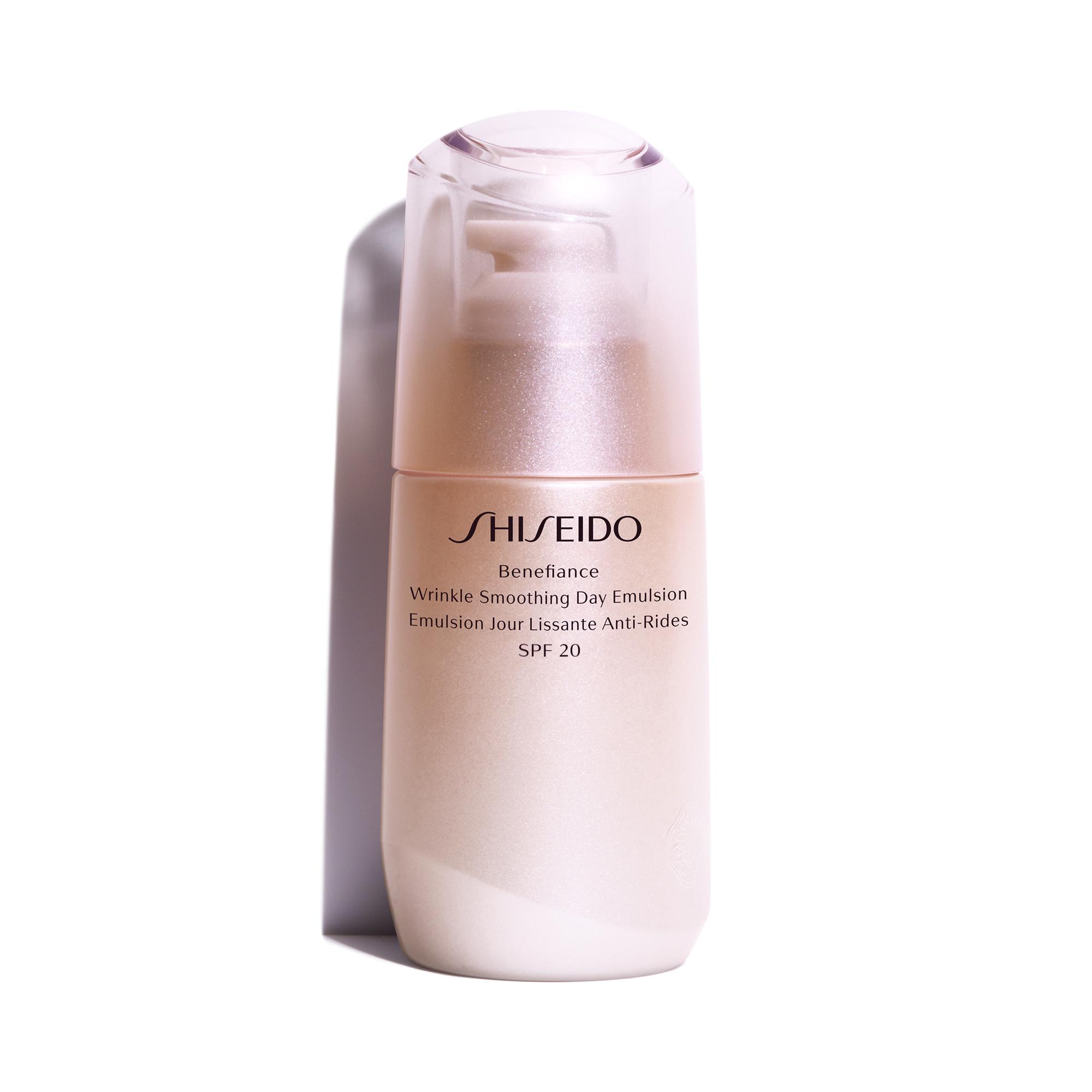 SHISEIDO Benefiance Wrinkle Smooth. Day Emulsion