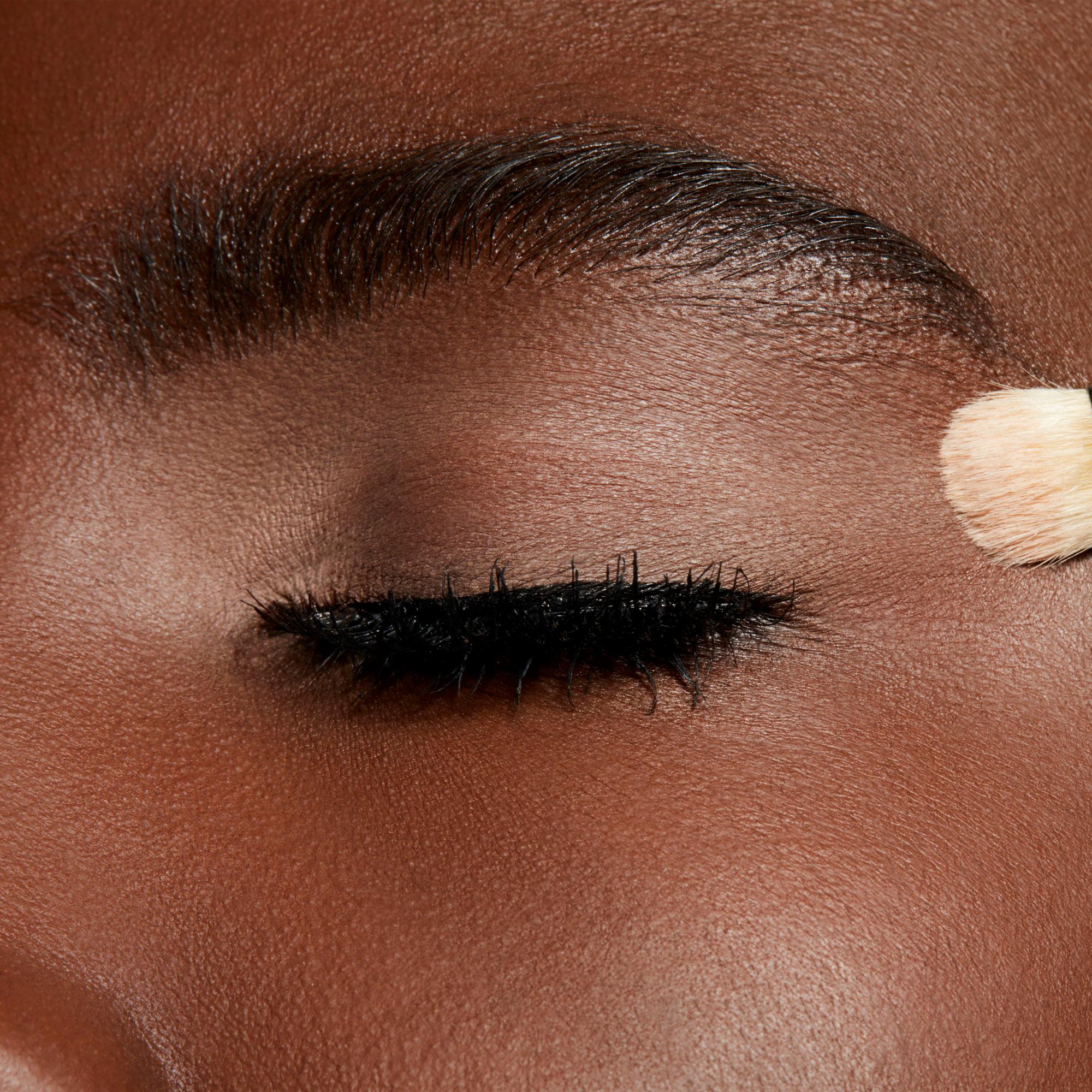 Produktbild MAC Powder Kiss Soft Matte Eye Shadow 3 von 6