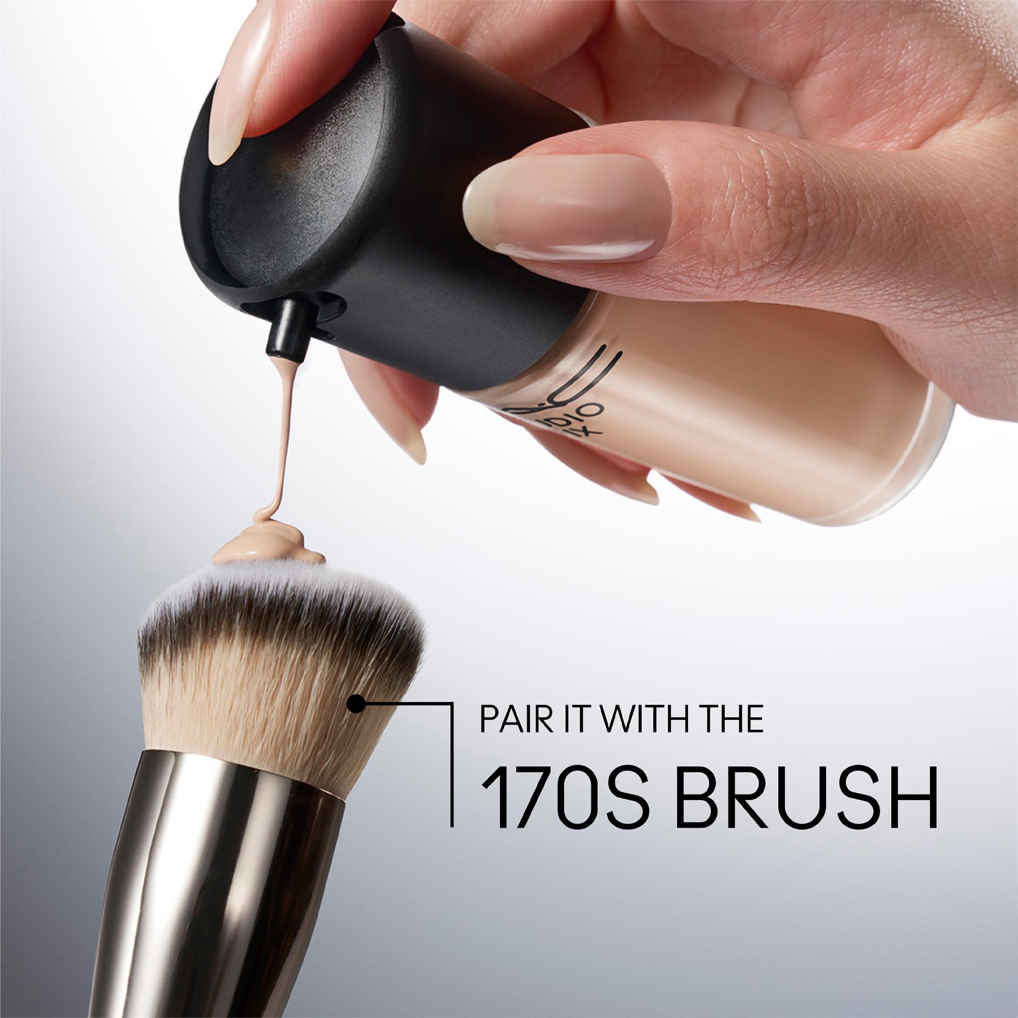 Produktbild MAC Studio Fix Fluid 24hr Matte Foundation SPF15 2 von 6