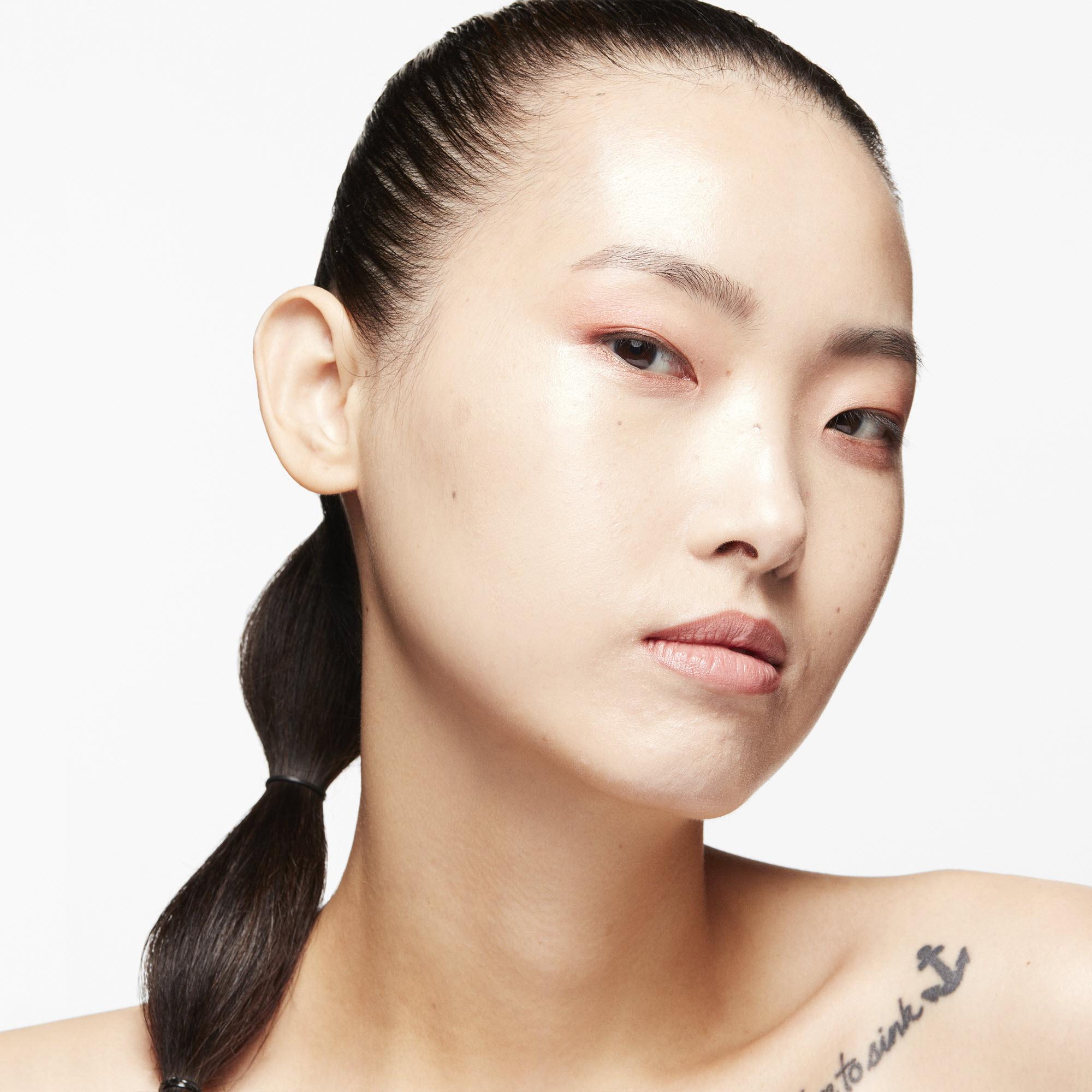 Produktbild MAC Strobe Dewy Skin Tint 2 von 2