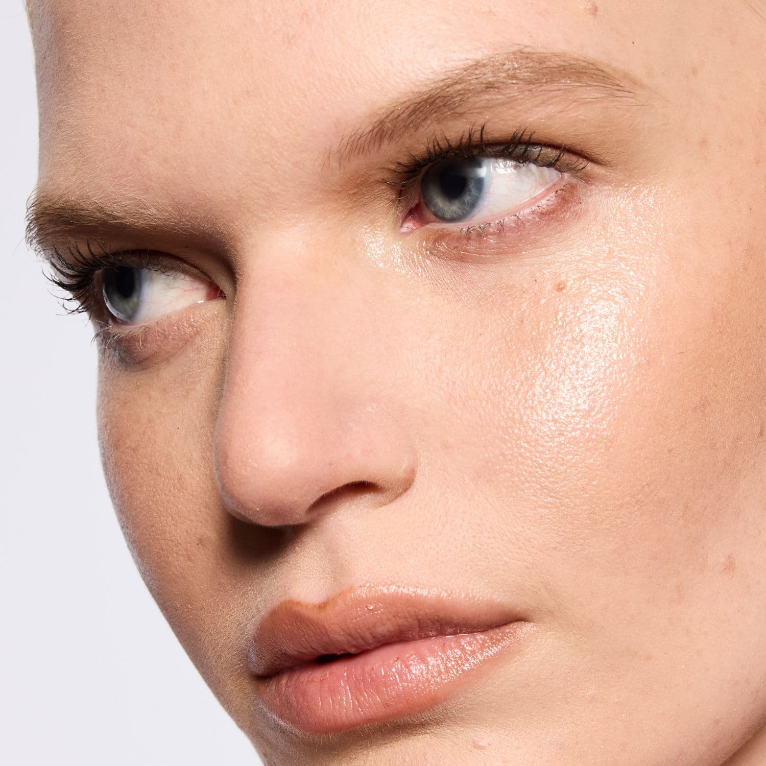 MAC Strobe Dewy Glow Stick