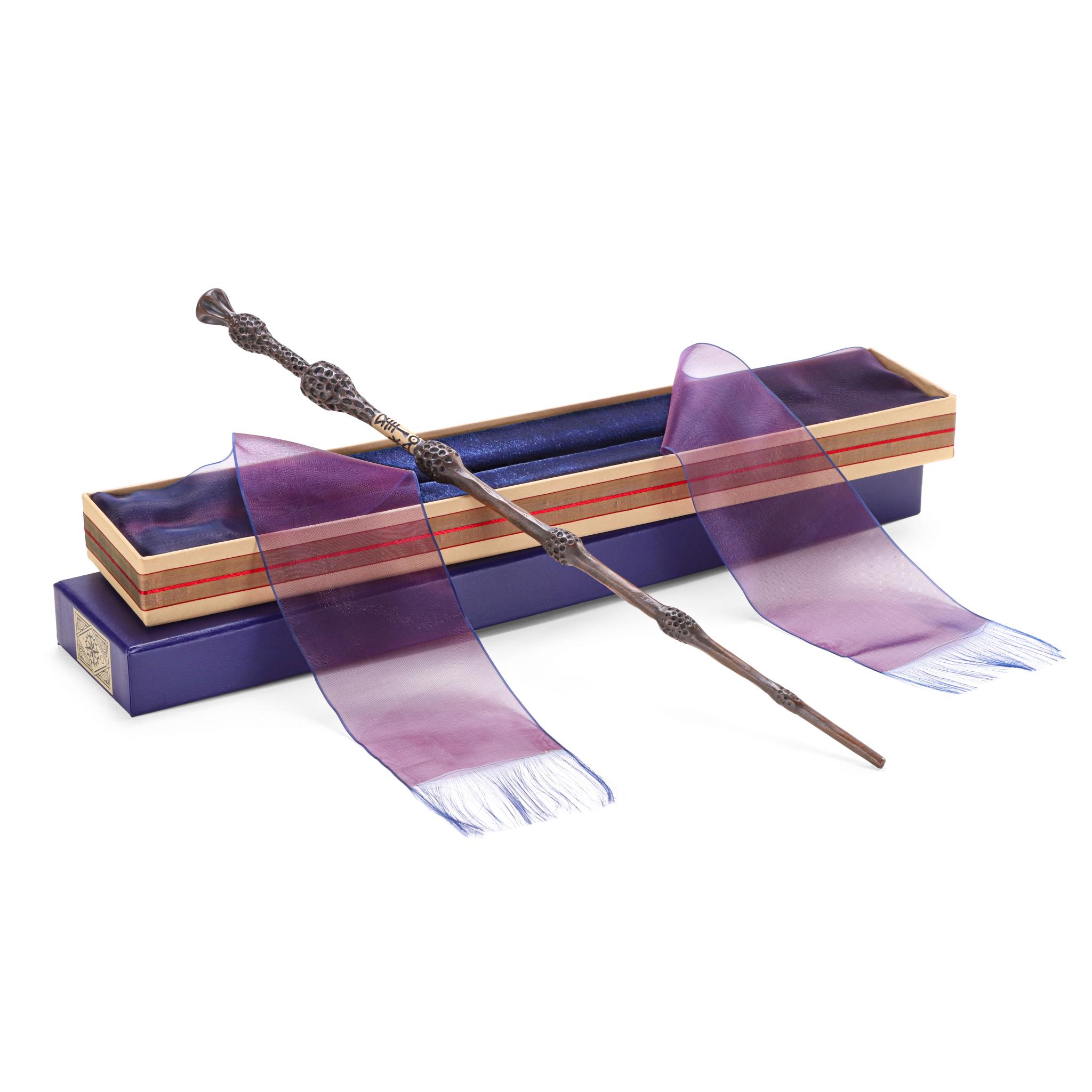 The Noble Collection - Harry Potter - Zauberstäbe - Professor Dumbledore Wand in Ollivanders Box