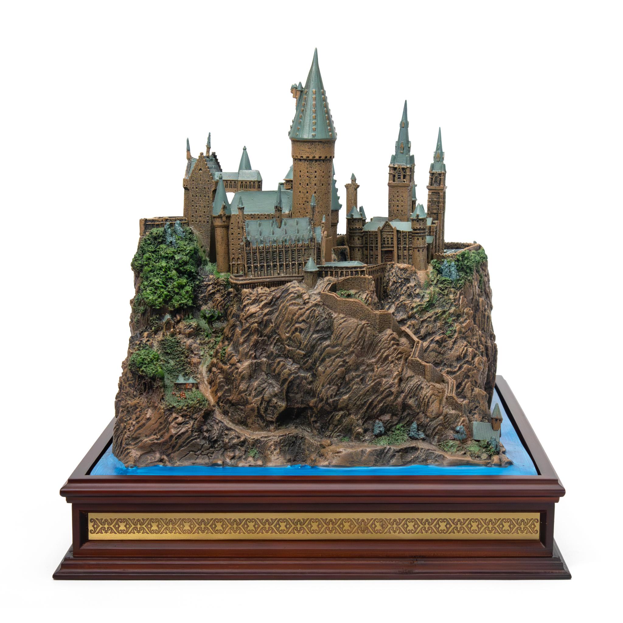 Produktbild The Noble Collection - Harry Potter - Collectibles - Hogwarts School Sculpture 9 von 9