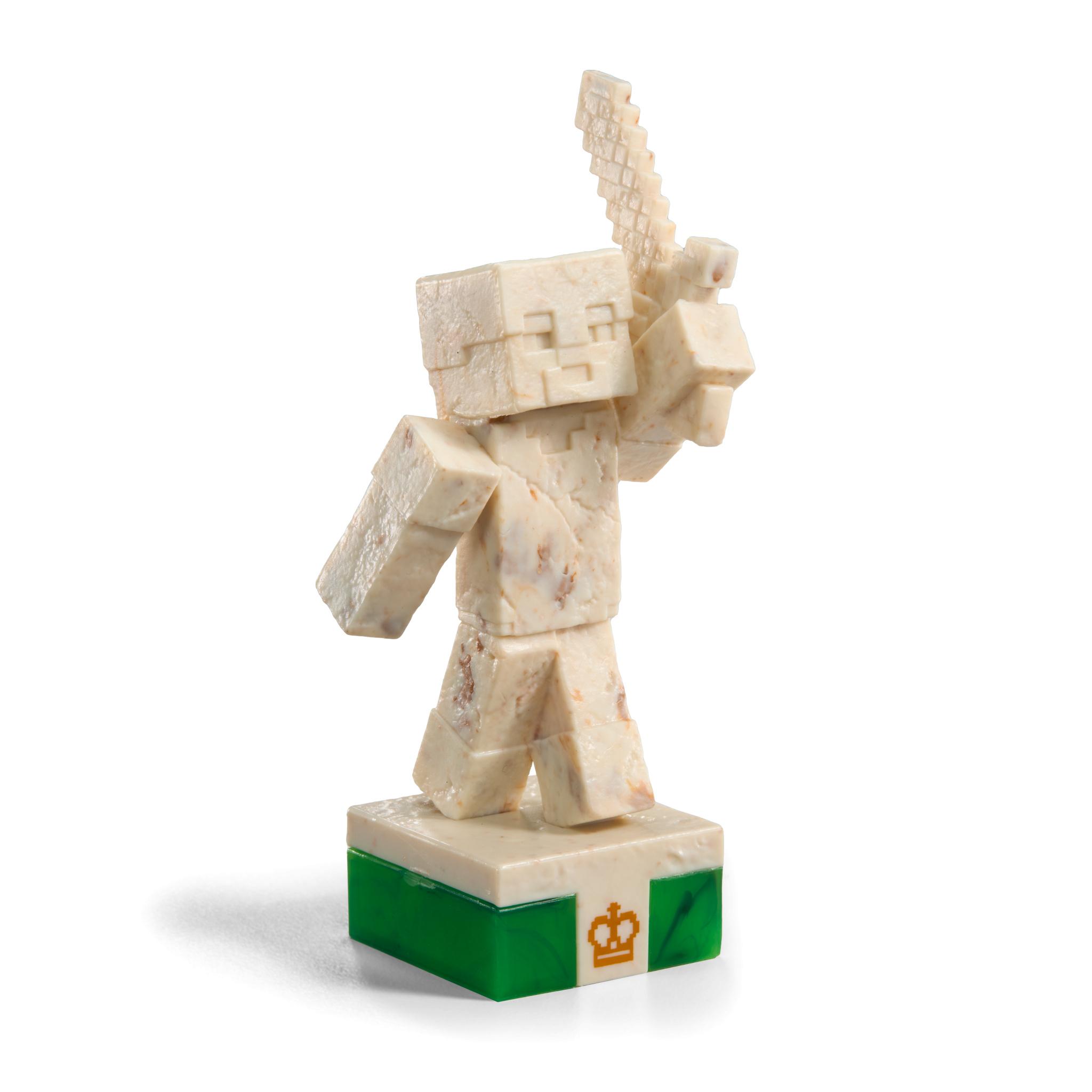 Produktbild The Noble Collection - Minecraft - Minecraft Chess Set – Overworld Heroes vs. Hostile Mobs 3 von 9