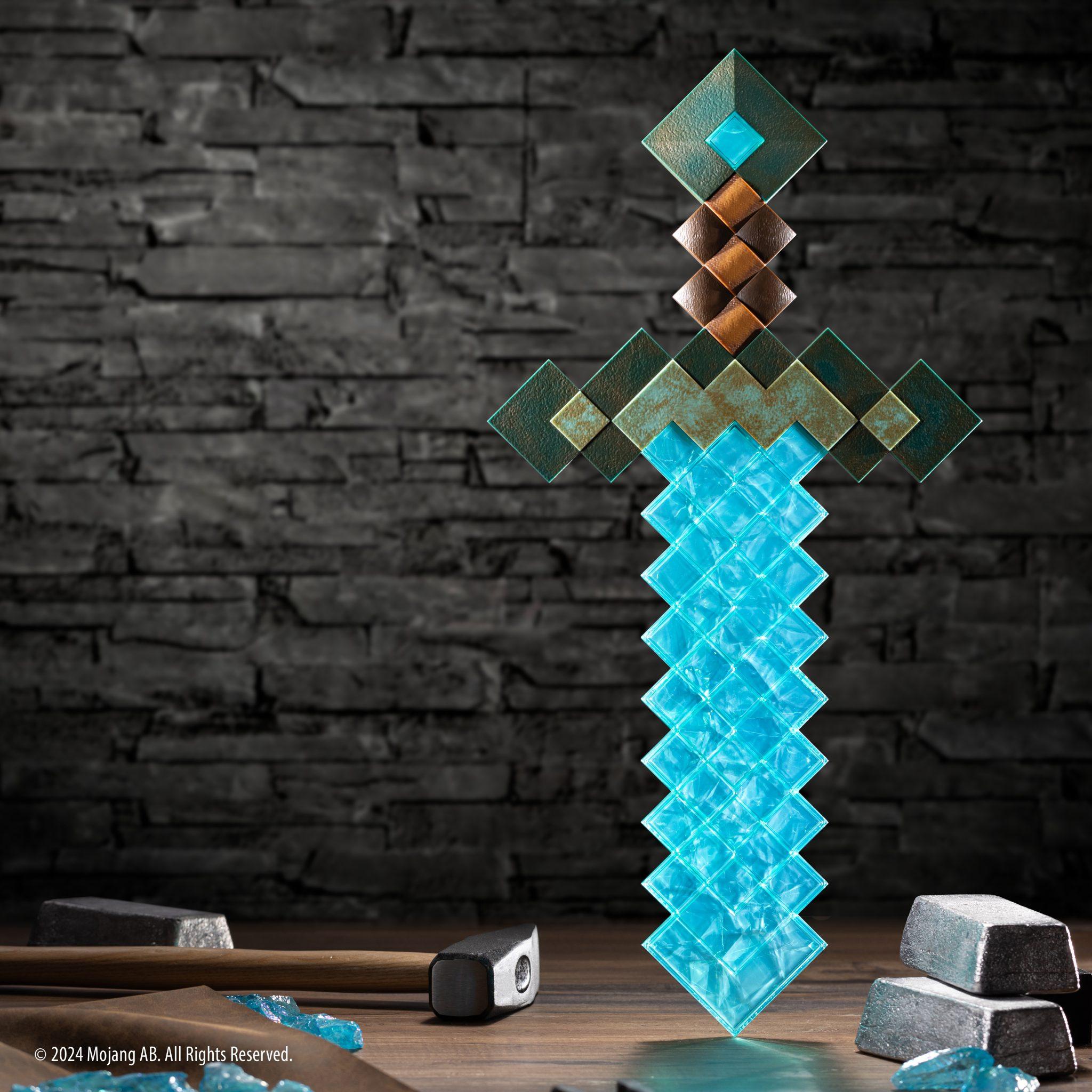 Produktbild The Noble Collection - Minecraft - Diamond Sword – Collector Replica 4 von 6