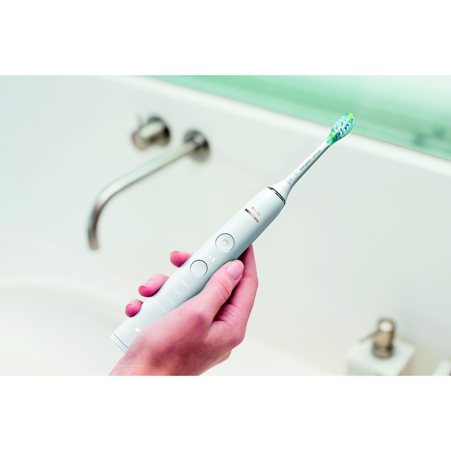 Produktbild PHILIPS Sonicare DiamondClean 9000 Elektrische Schallzahnbürste mit App, weiß, HX9913/16 5 von 8