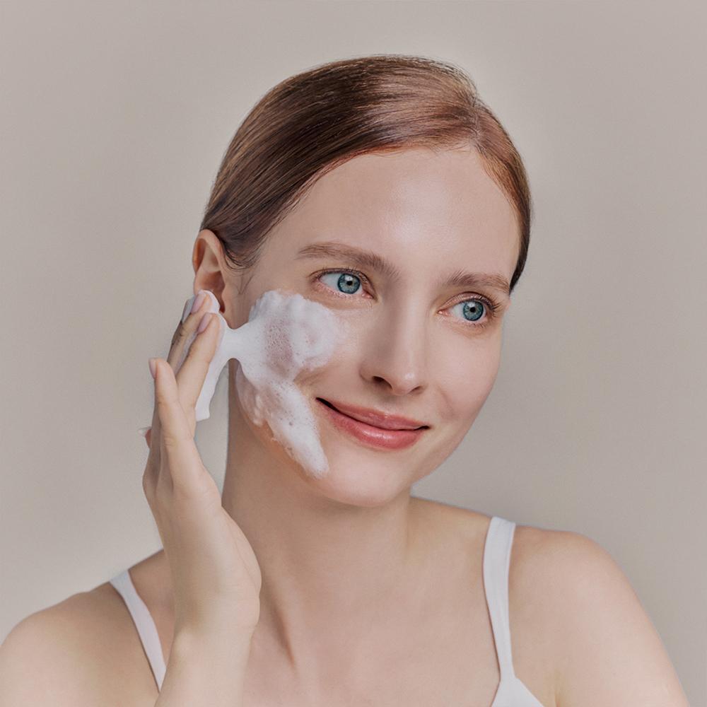 Produktbild WHAMISA Organic Flowers Foam Cleansing Cream 4 von 7