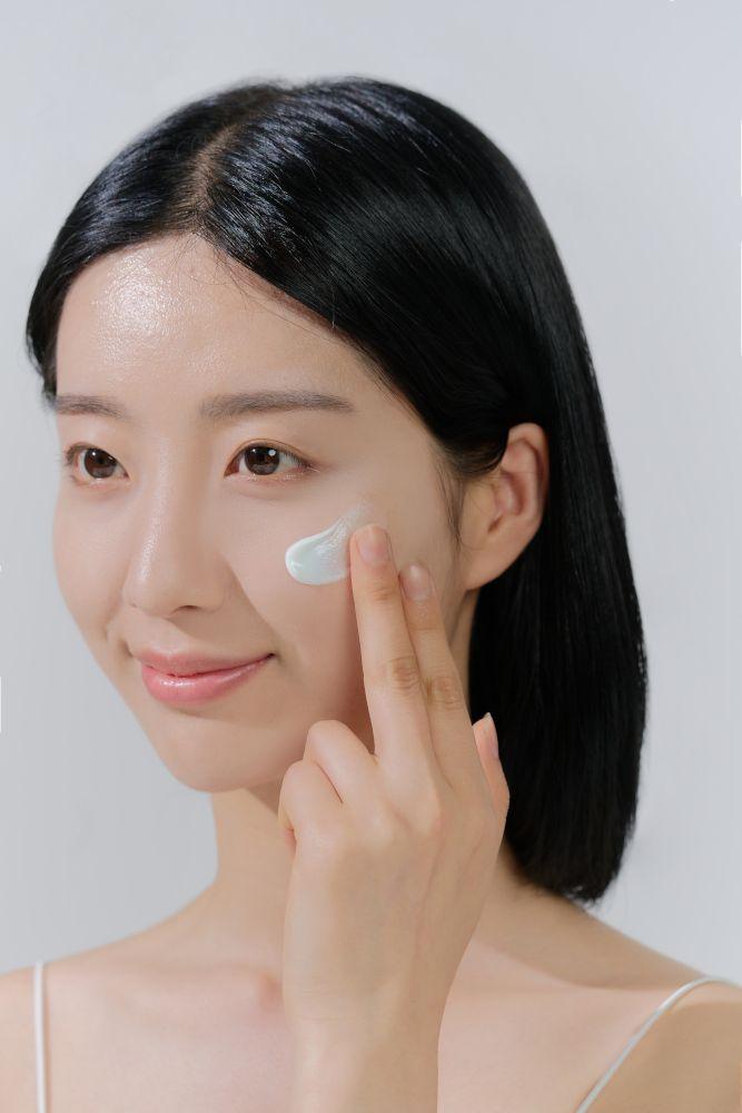 Produktbild SKIN1004 Madagascar Centella Hyalu-Cica WATER-FIT Sun serum 21 von 25