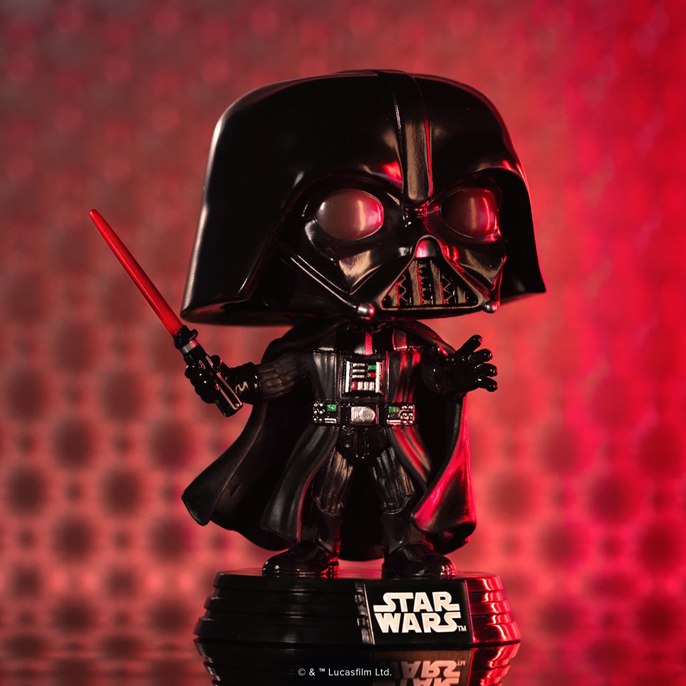 Funko - POP! Star Wars - Darth Vader in Rüstung mit Lichtschwert Vinyl-Wackelkopf