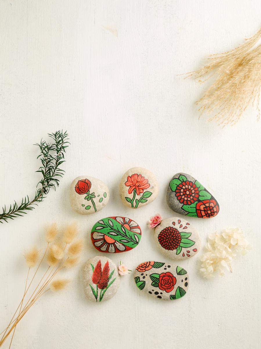Produktbild Kreativ-Set: Sag's mit Blumen - Florale Botschaften auf Steinen 2 von 4