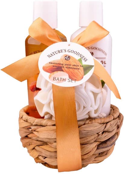 Nature's Goodness Mandel Geschenksset in Körbchen Body Lotion & Shower Gel
