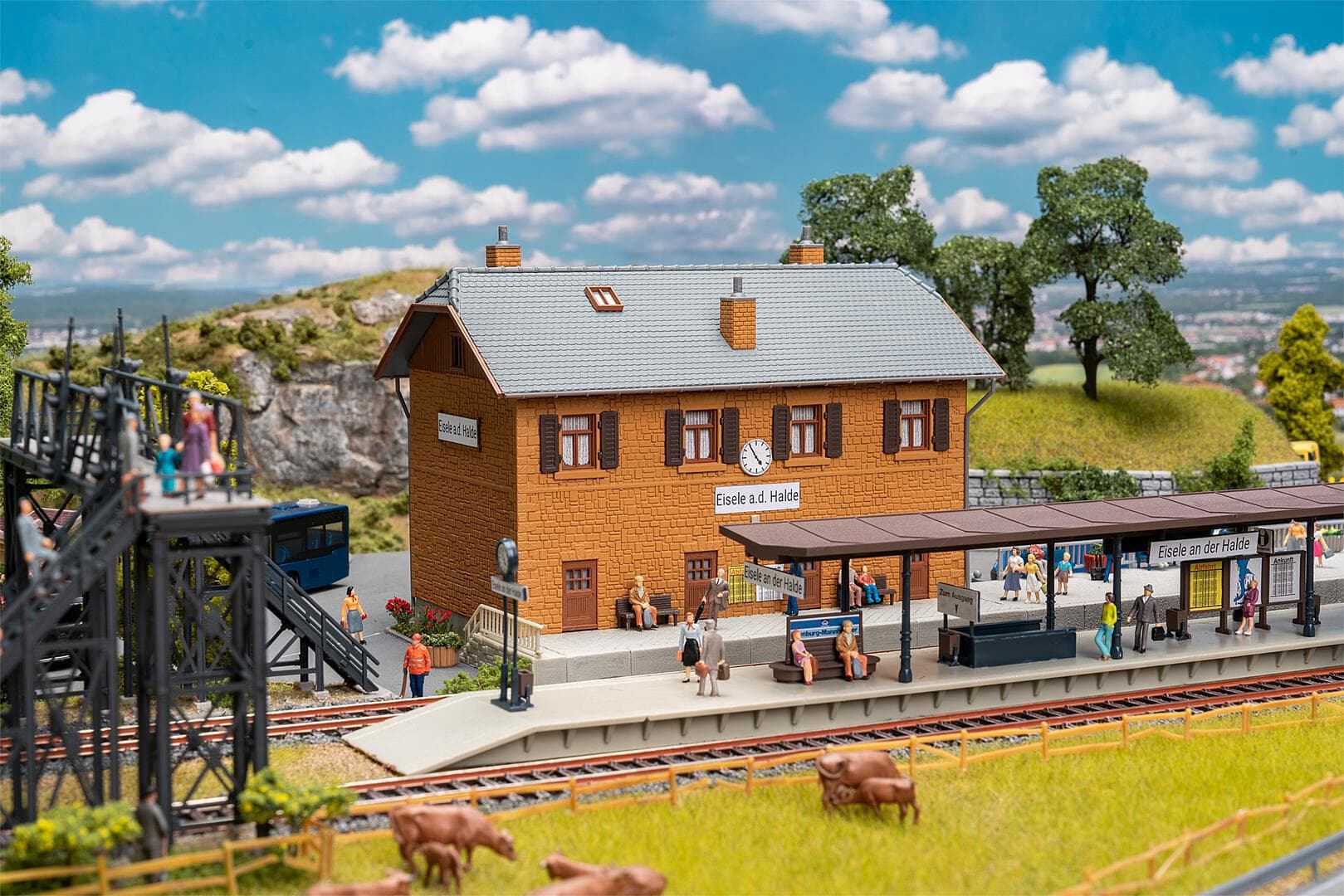 FALLER H0 190095 Aktions-Set Bahnhof Eisele an der Halde