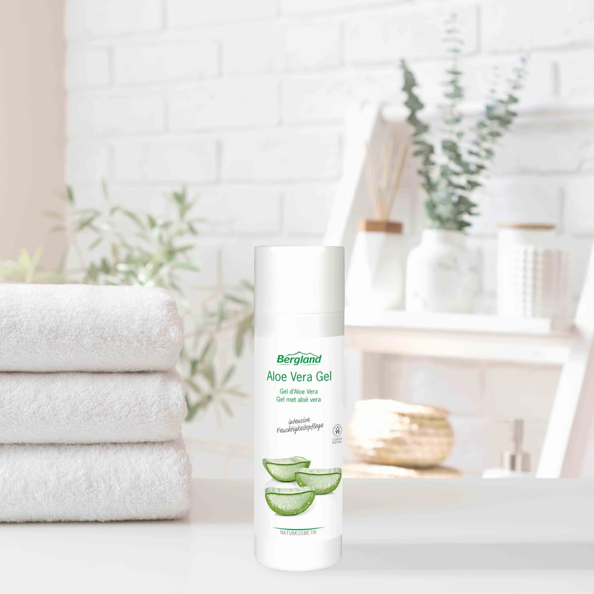 magical islands aloe vera Hanalei Cruelty Free and Paraben Free Cooling Island Aloe Gel Everyday Moisturizer and After Sun Care – Full Size (100g)